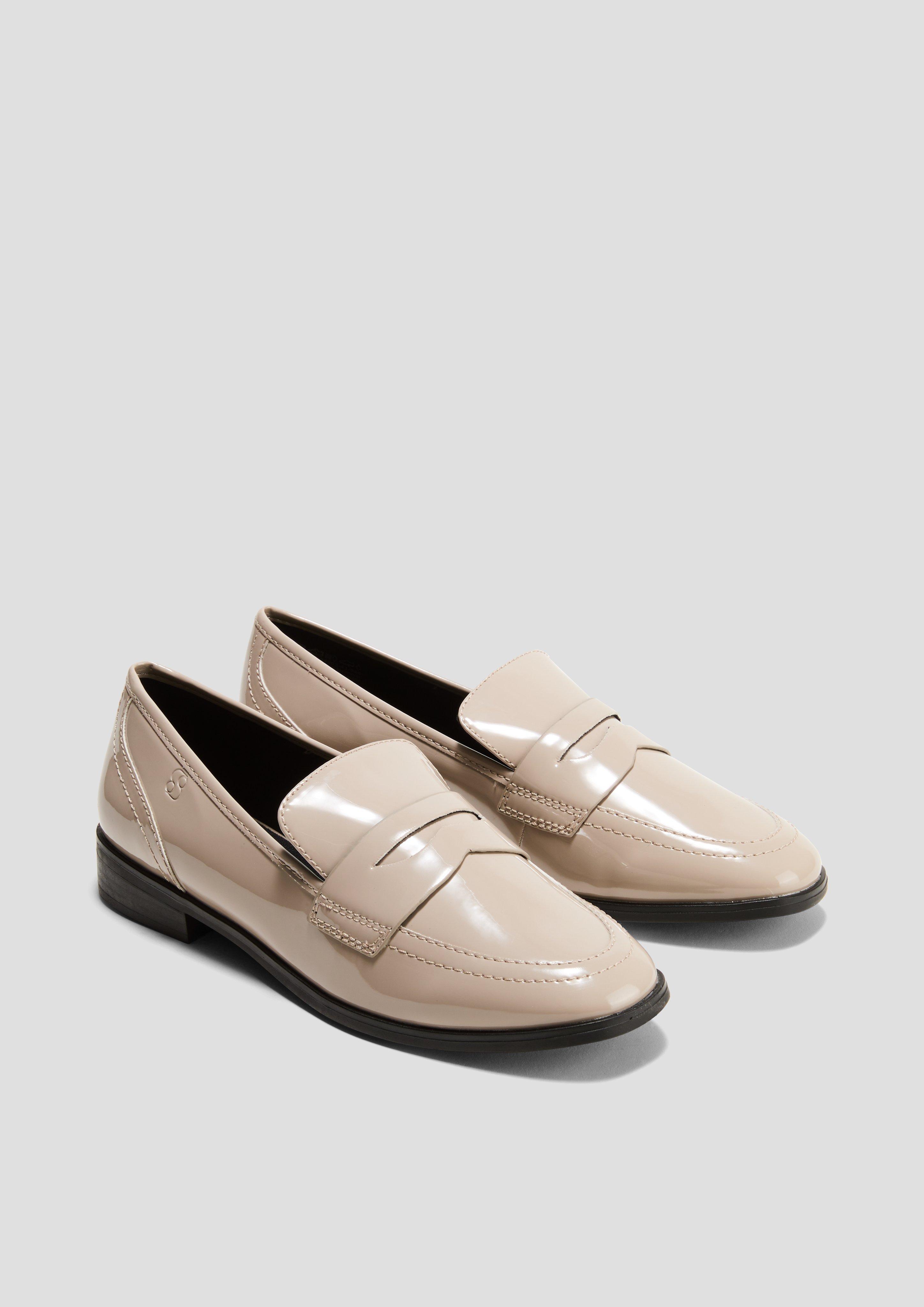 Zierliche Slipper aus Lederimitat  6008265-344