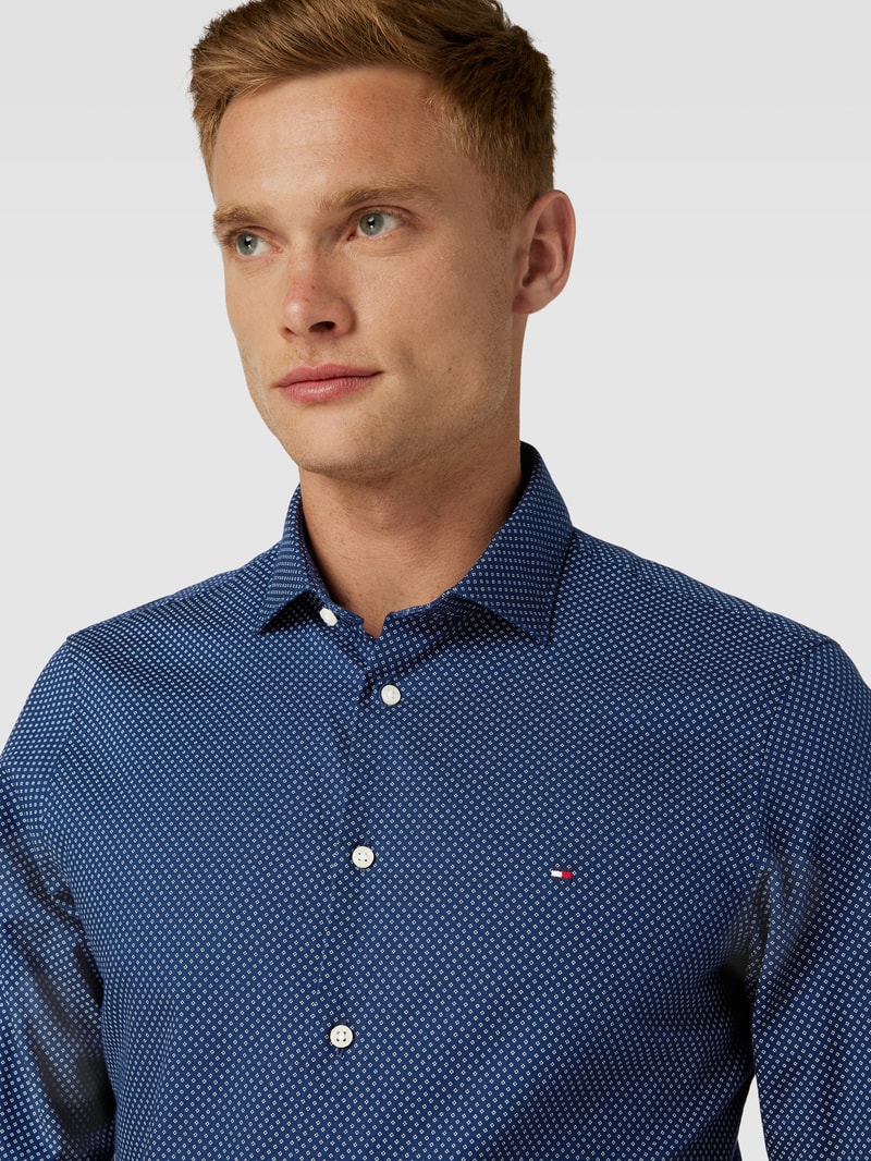 Slim Fit Business-Hemd mit Kentkragen in marineblau