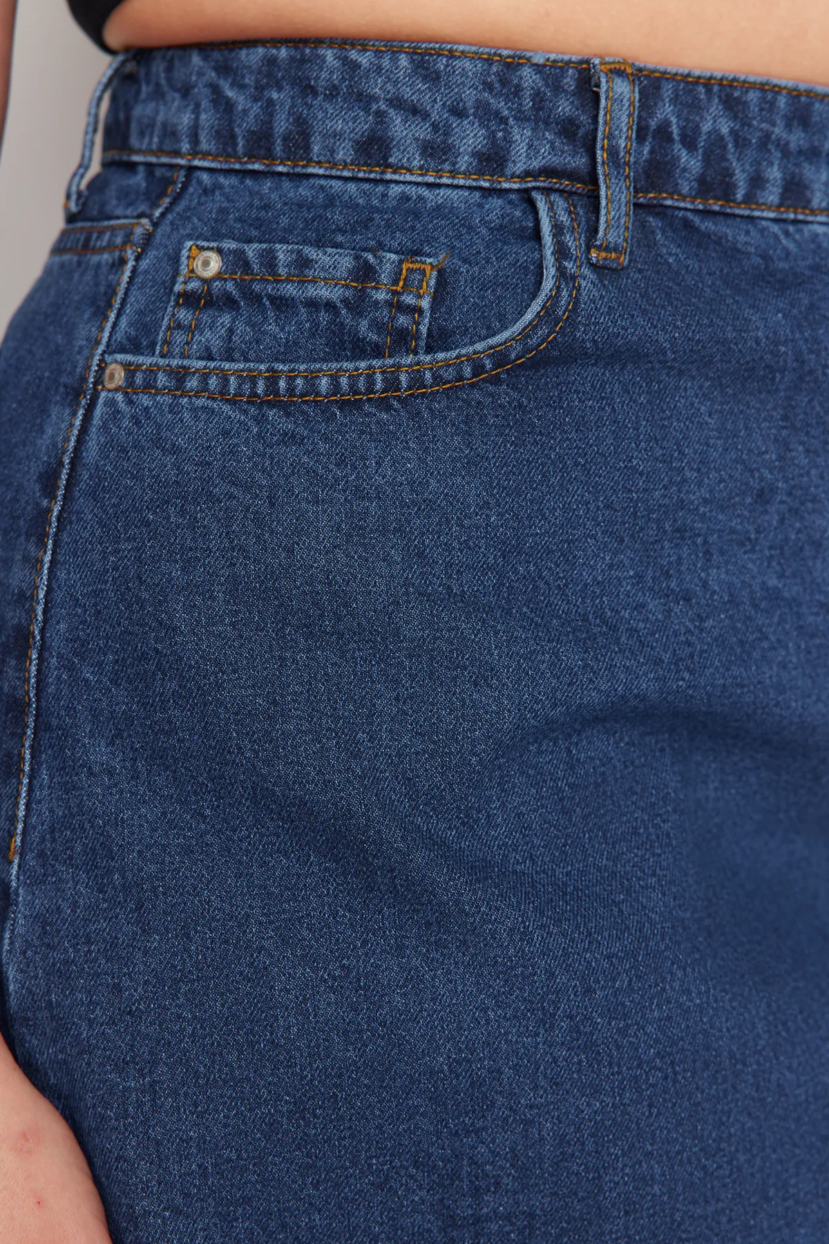 Trendyol Curve  Blauer Jeansrock in A-Form mit hoher Taille TBBAW23AZ00042