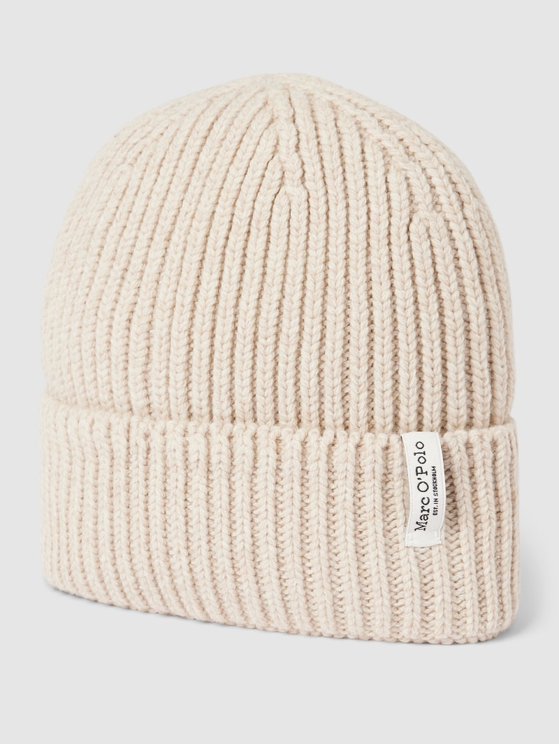 Beanie mit Label-Patch in sand