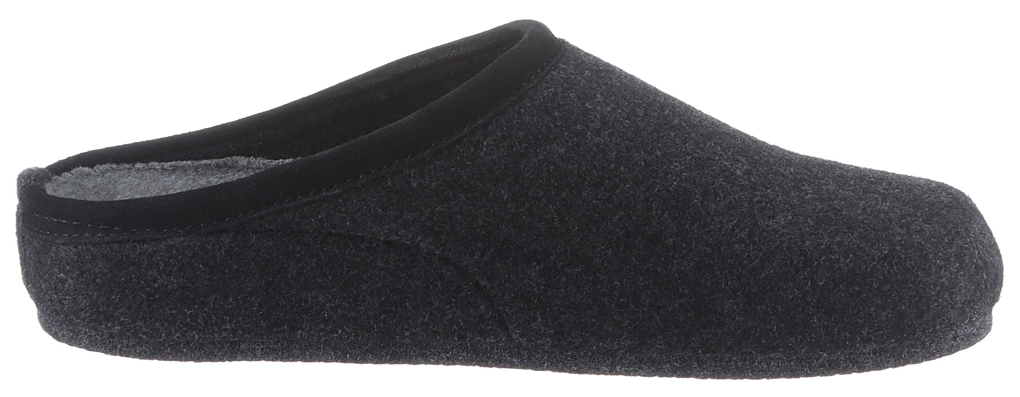 Tofee Pantoffel in klassischer Optik