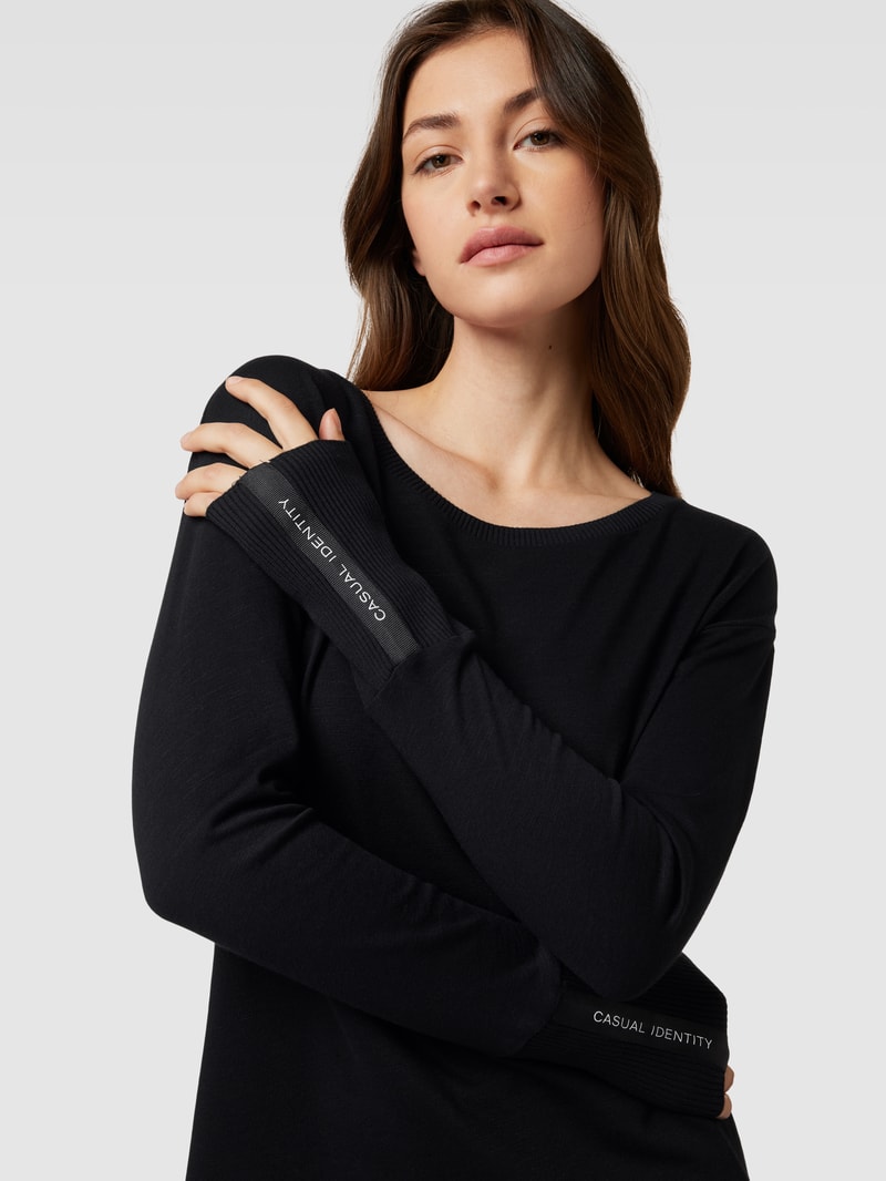 Longsleeve mit U-Boot-Ausschnitt in schwarz