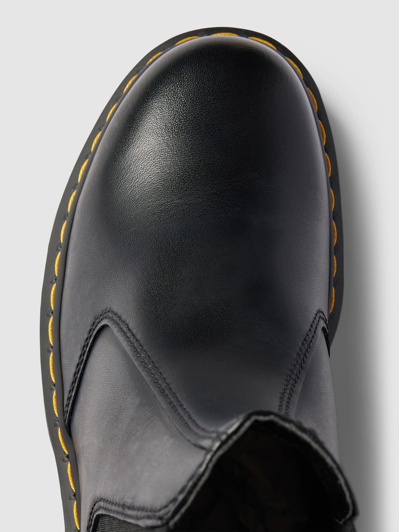 Chelsea Boots mit Gummieinsätzen Modell 'VEGAN' in schwarz