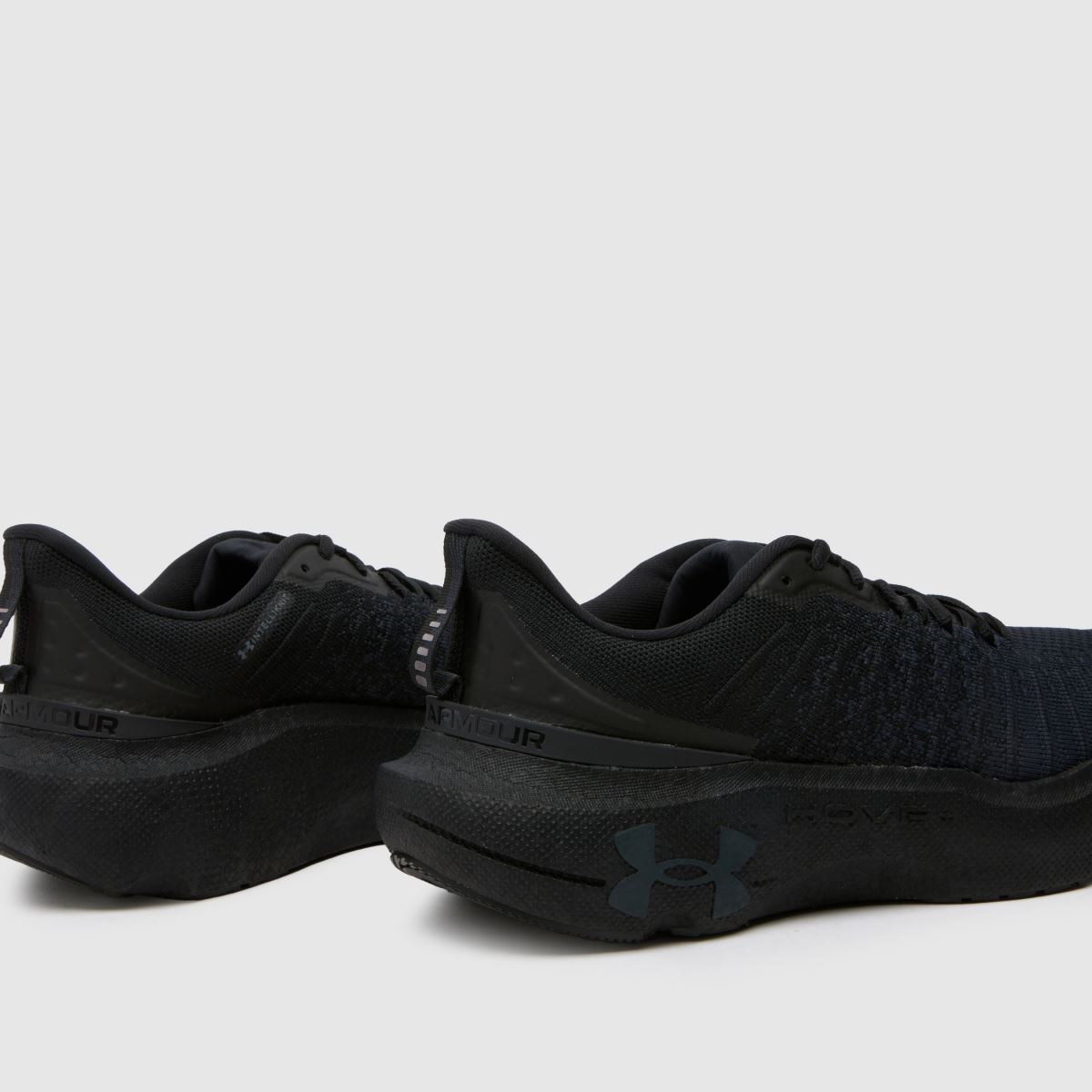 Črni športni copati Under Armour Infinite Elite