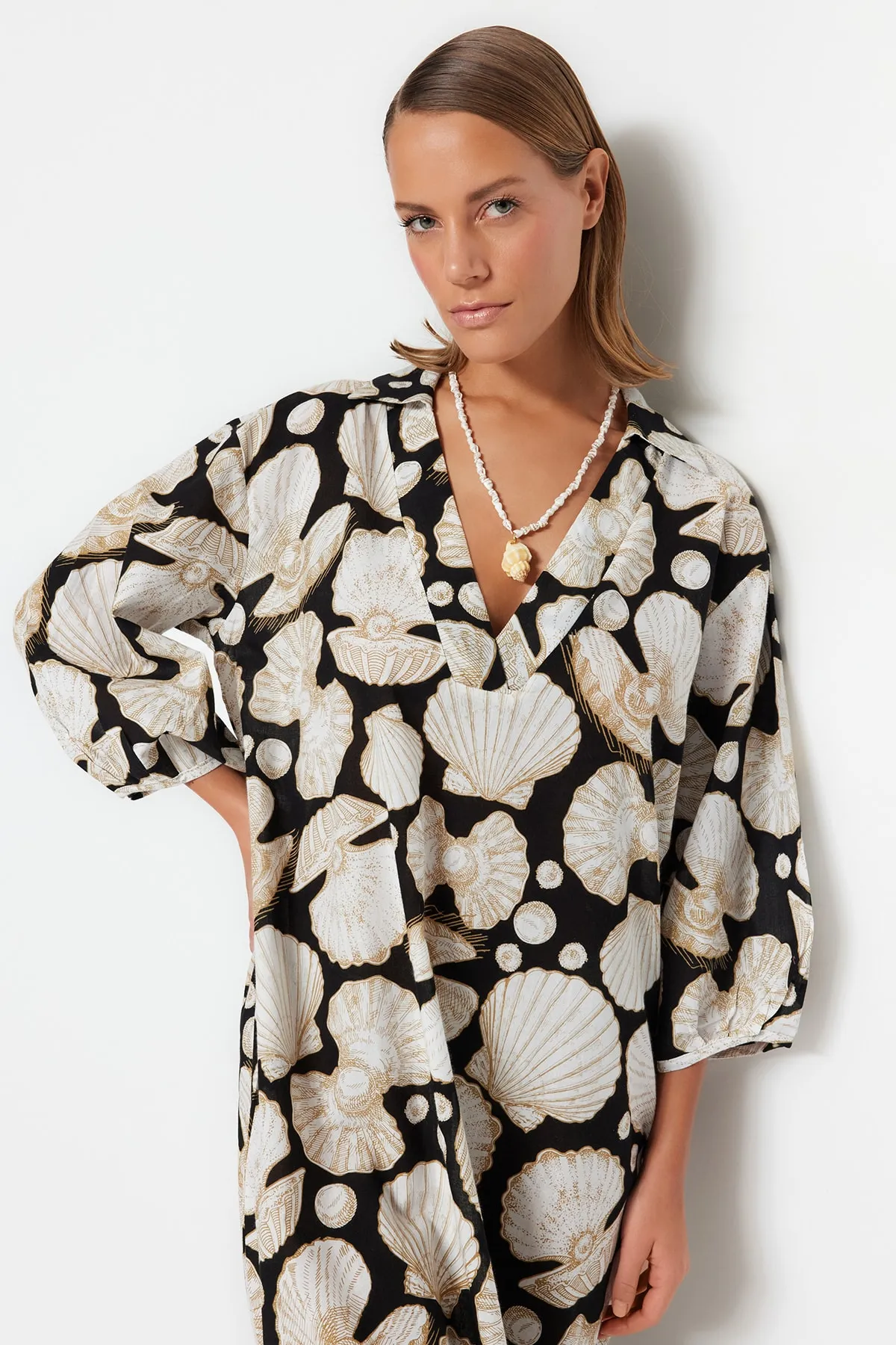 Trendyol Collection  Unter Wasser gemustertes, weit geschnittenes Midi-Strandkleid aus 100 % Baumwolle TBESS22EL0009