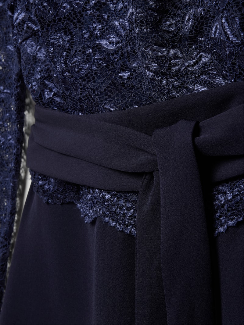 Kleid mit floraler Spitze in marineblau