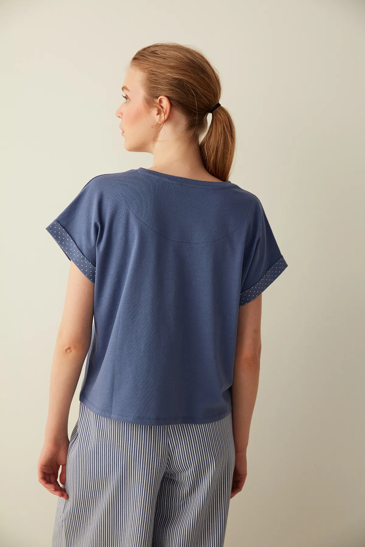 Penti  Marineblaues T-Shirt-Pyjamaoberteil mit gepunkteter Tasche