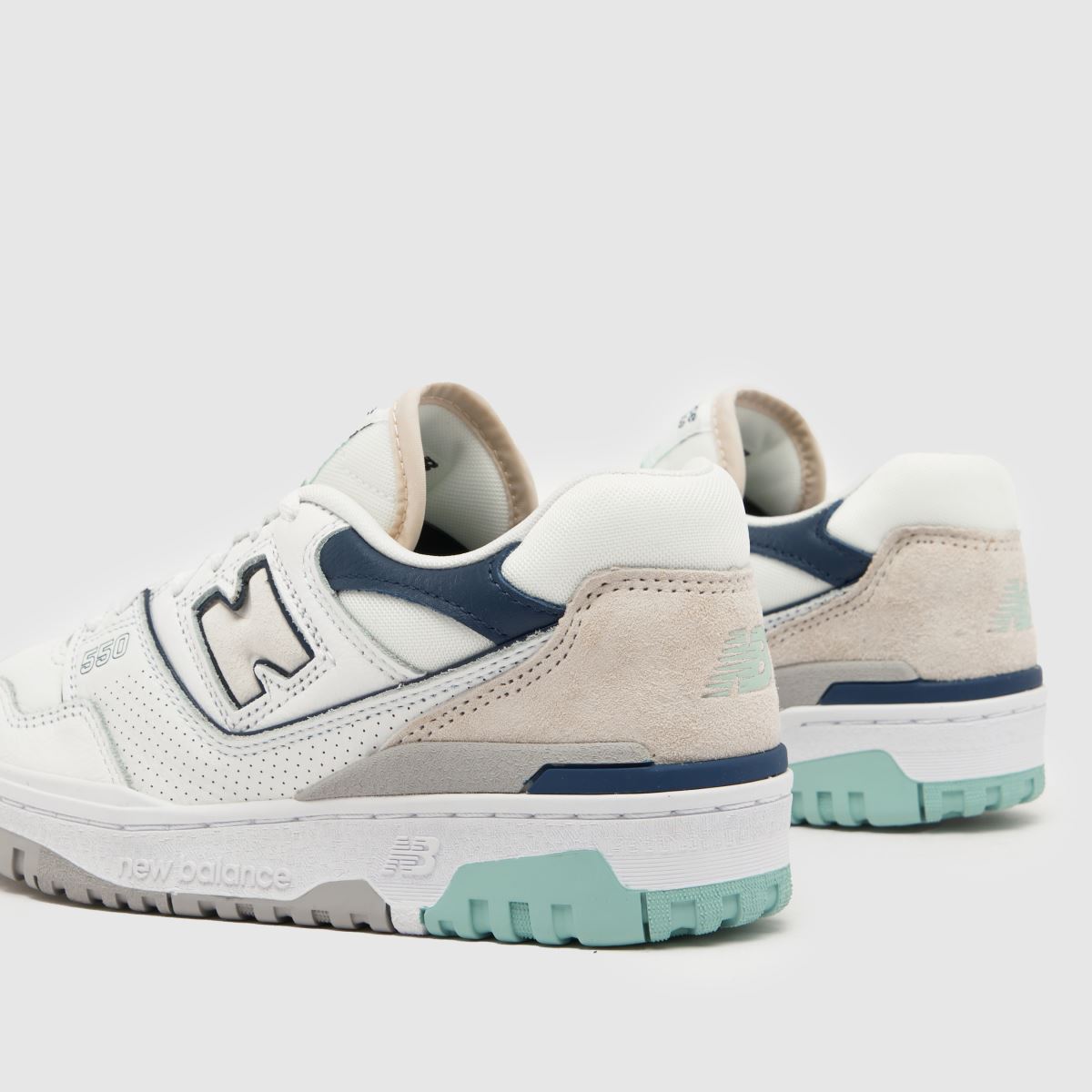 New Balance 550 sportcipő fehér és kék színben