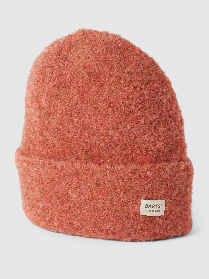 Strickmütze mit Label-Patch in rostrot