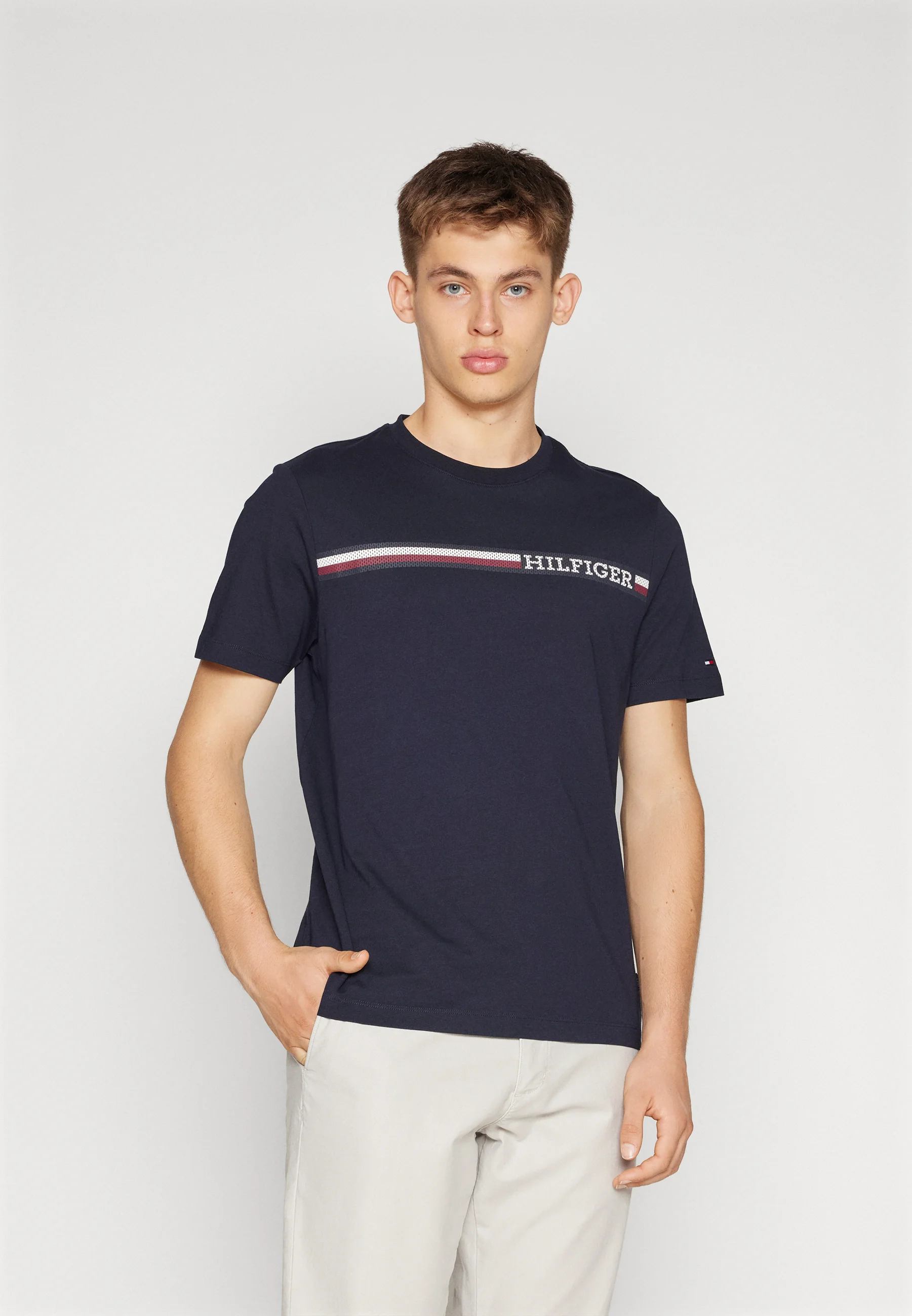 Tommy Hilfiger MONOTYPE CHEST STRIPE TEE - Camiseta con estampado