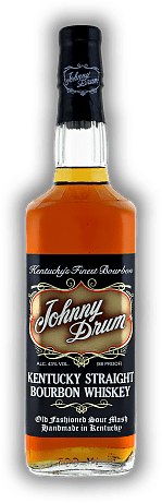 Johnny Drum Black Label Johnny Drum Black Label Ein kräftiger und runder Sour Mash Bourbon. 0,7	 Liter - Vol 43%