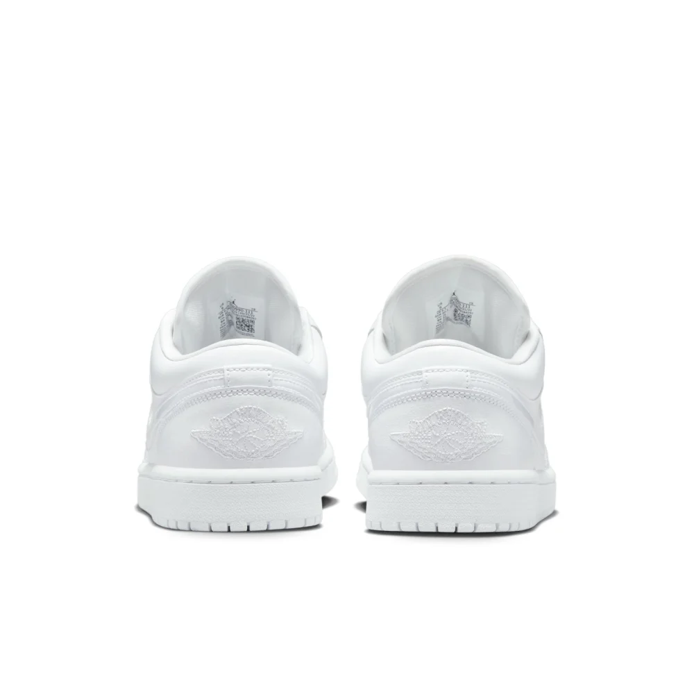 NIKE JORDAN Air Jordan WMNS 1 Low DV0990-111 / weiss