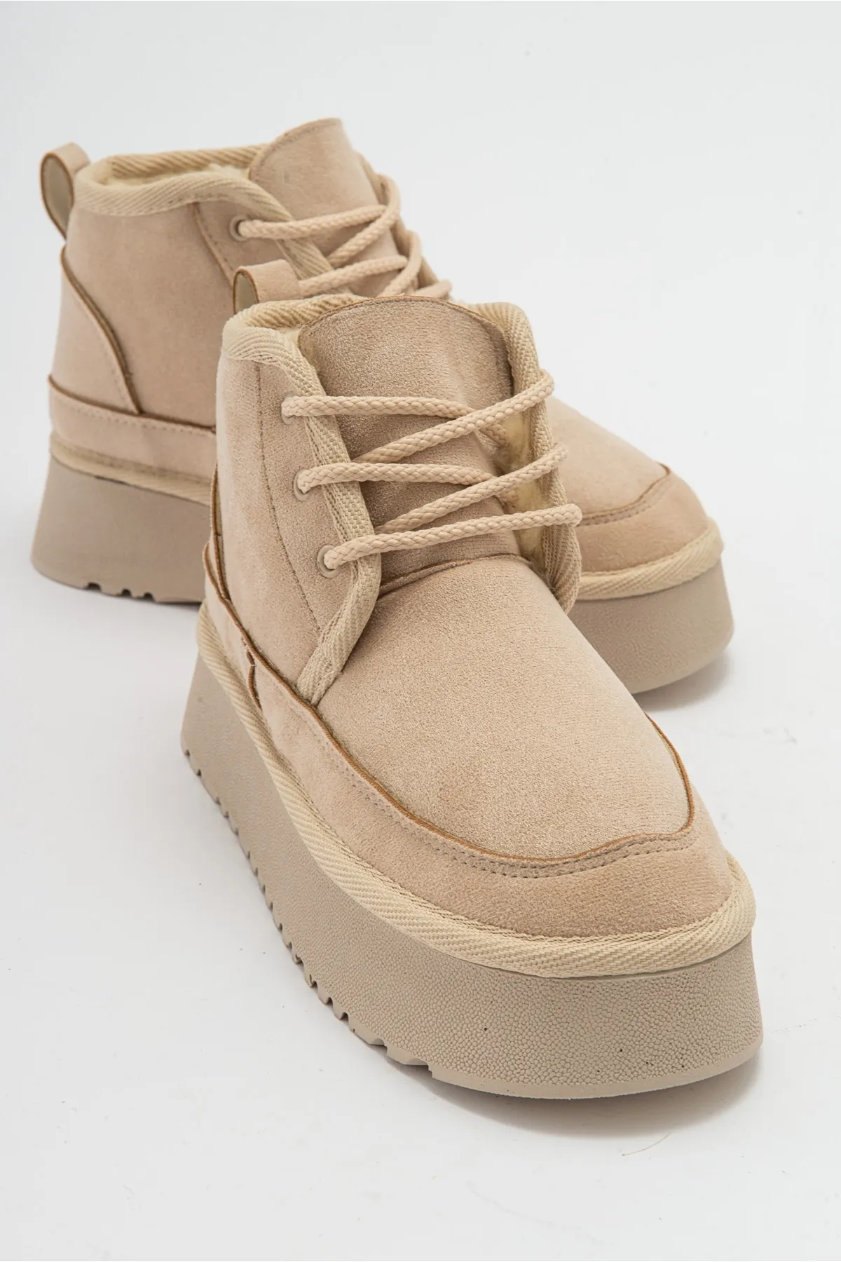 LuviShoes  Ovela Beige Damen-Sportstiefel zum Schnüren mit dicker Sohle