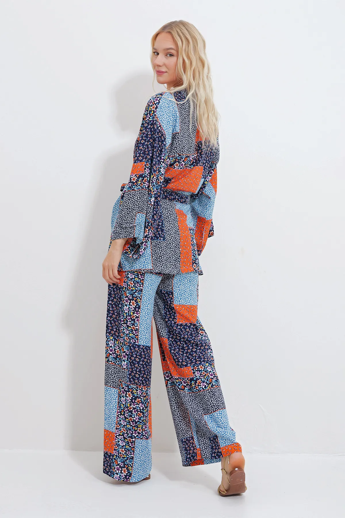 Trend Alaçatı Stili  Marineblau-Orangefarbenes Kimono-Jacken- und Palazzo-Hosen-Set für Damen ALC-X11594