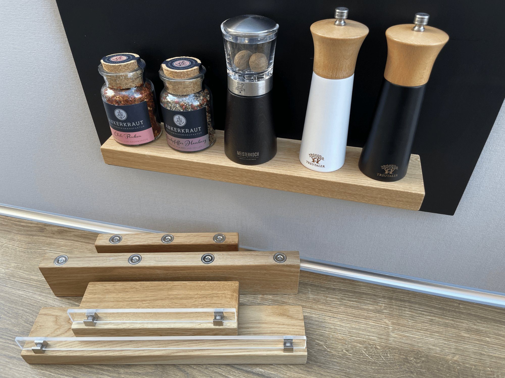 wood4hood Gewürzregal MAGNET, Regalboden für magnetfähige Oberflächen, Ideal zur Aufbewahrung von Gewürzen · massive Eiche