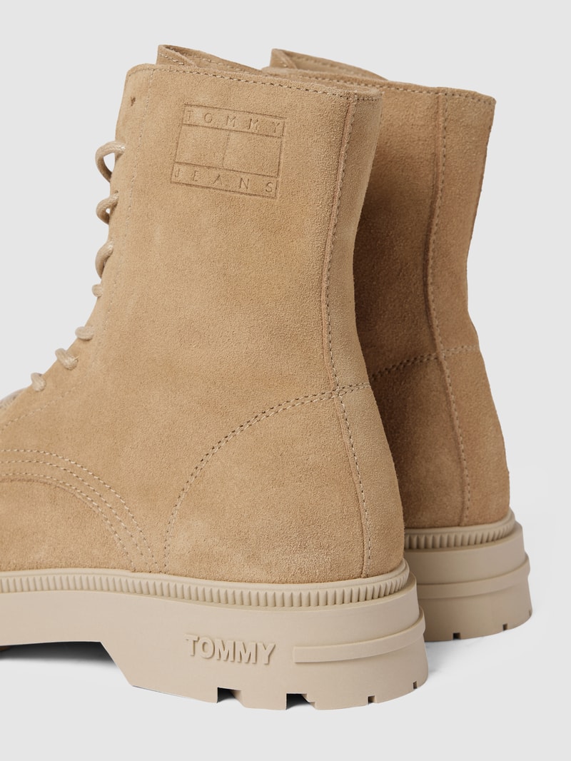 Boots mit Schnürverschluss in beige