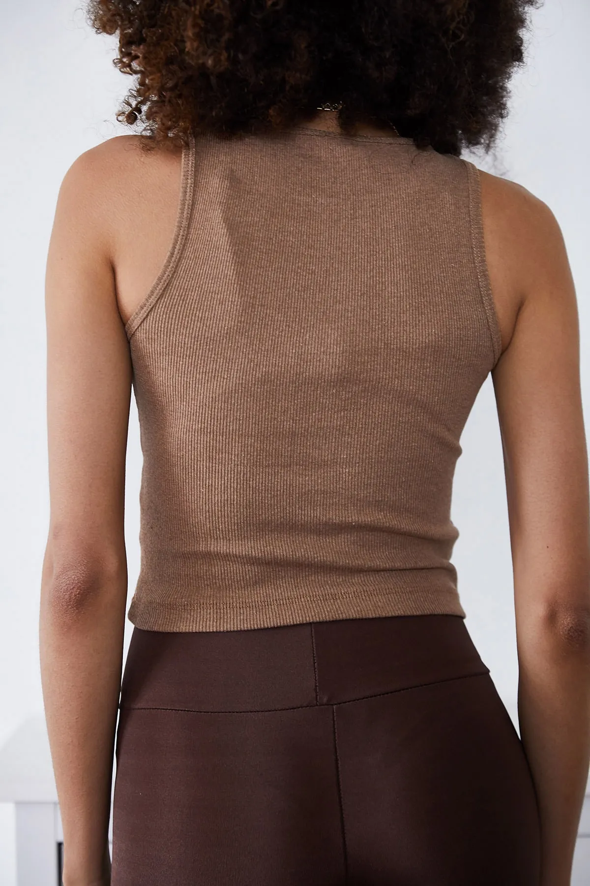 XHAN  Braunes Damen-Unterhemd Athlete 1KZK2-11361-18