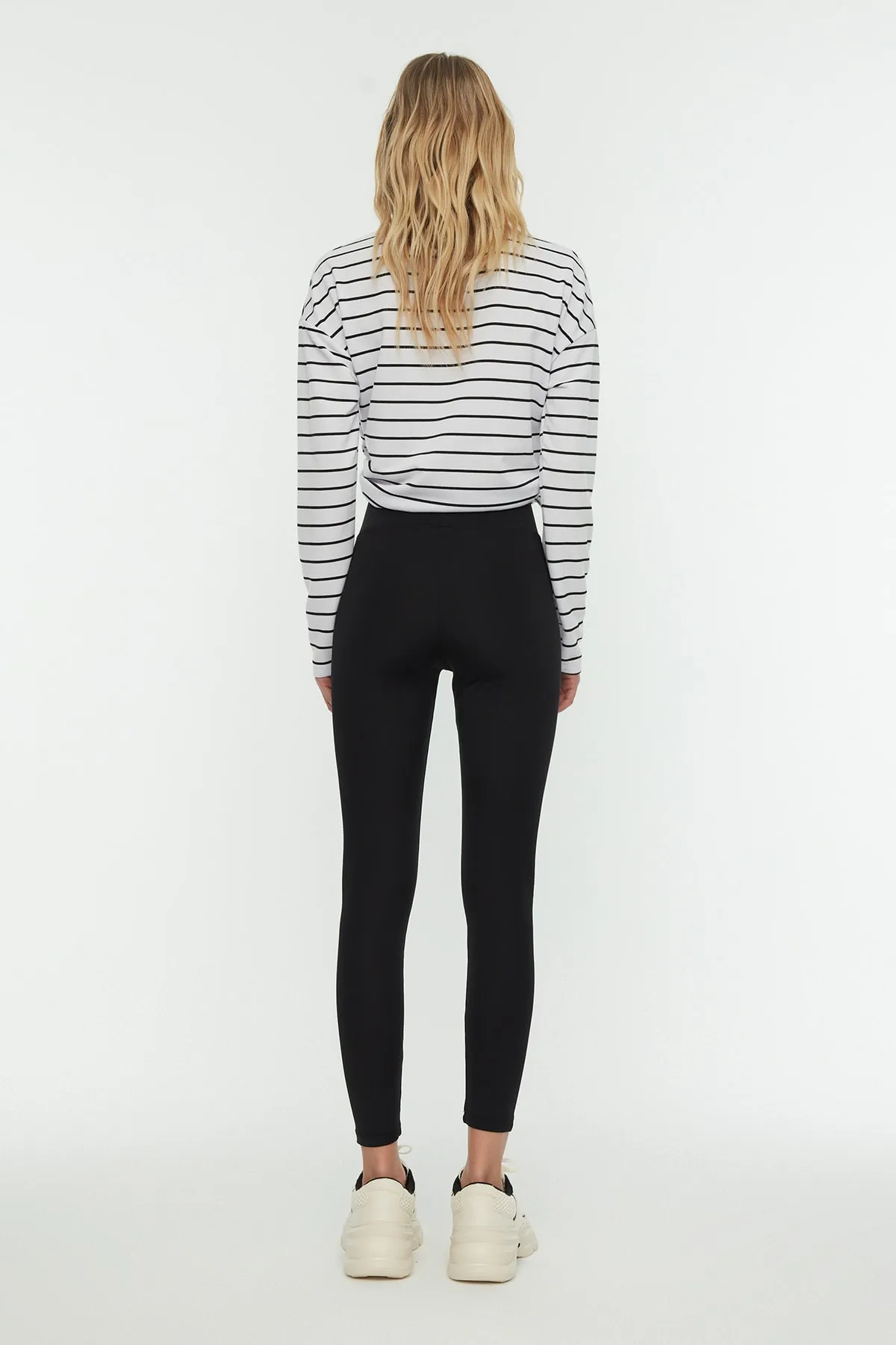 Trendyol Collection  Schwarze Fleece-Scuba-Strick-Leggings mit hoher Taille TWOAW21TA0098