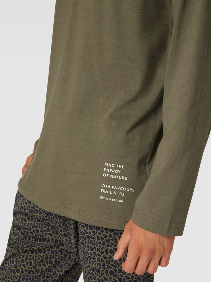 Longsleeve mit V-Ausschnitt Modell 'MIX IT UP!' in olivgrün