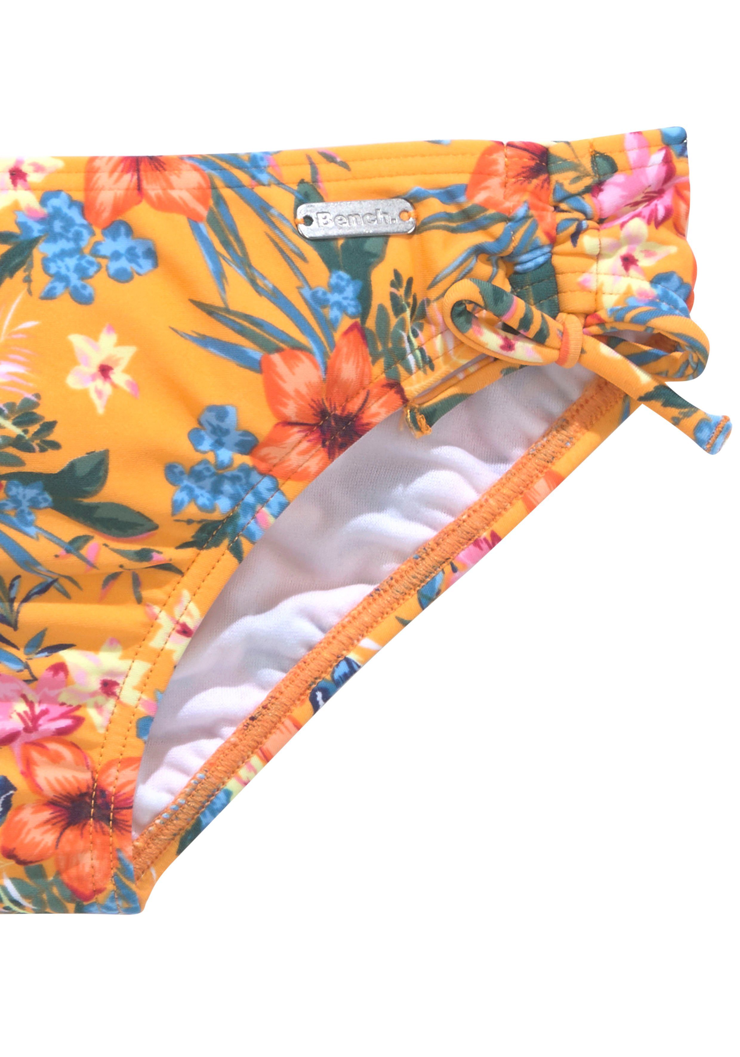 Bench. Triangel-Bikini mit trendigem Druck