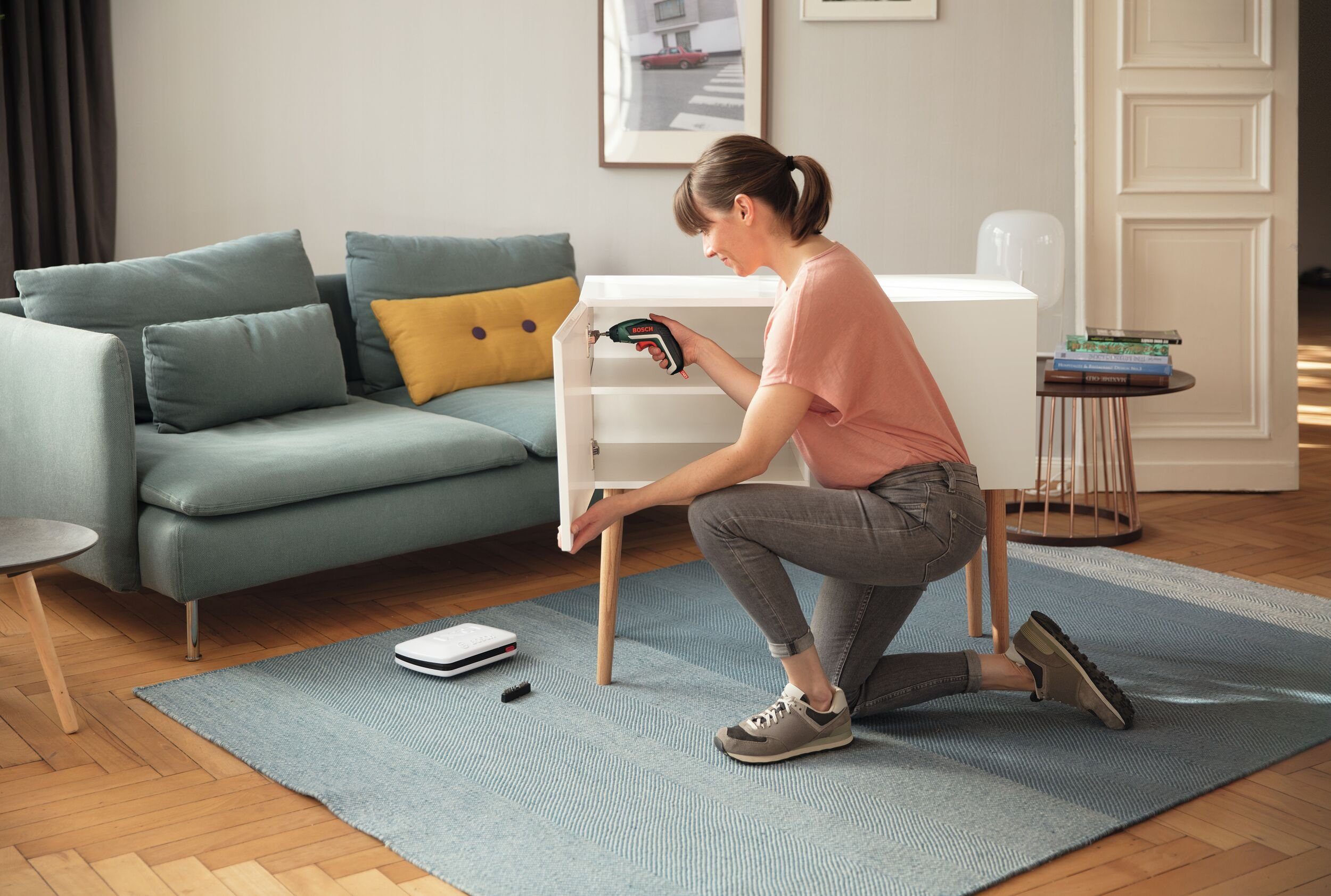 Bosch Home & Garden Akku-Schrauber IXO V, Lithium-Ionen mit Bit-Set mit Integriertem Akku - im Karton