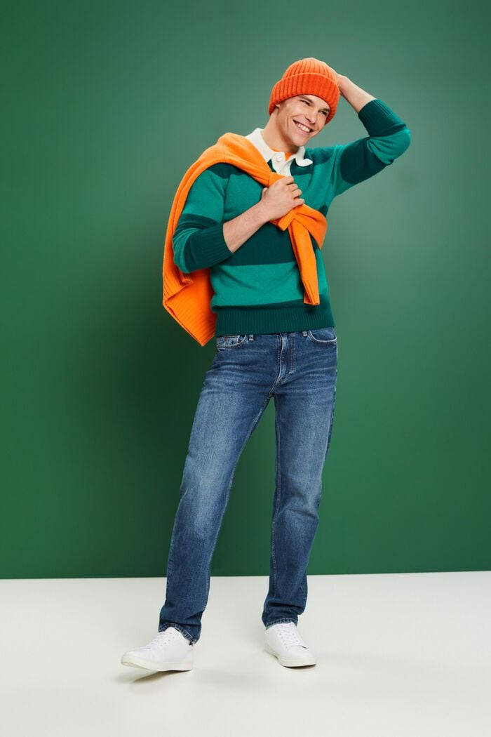 Gerade Jeans mit mittelhohem Bund