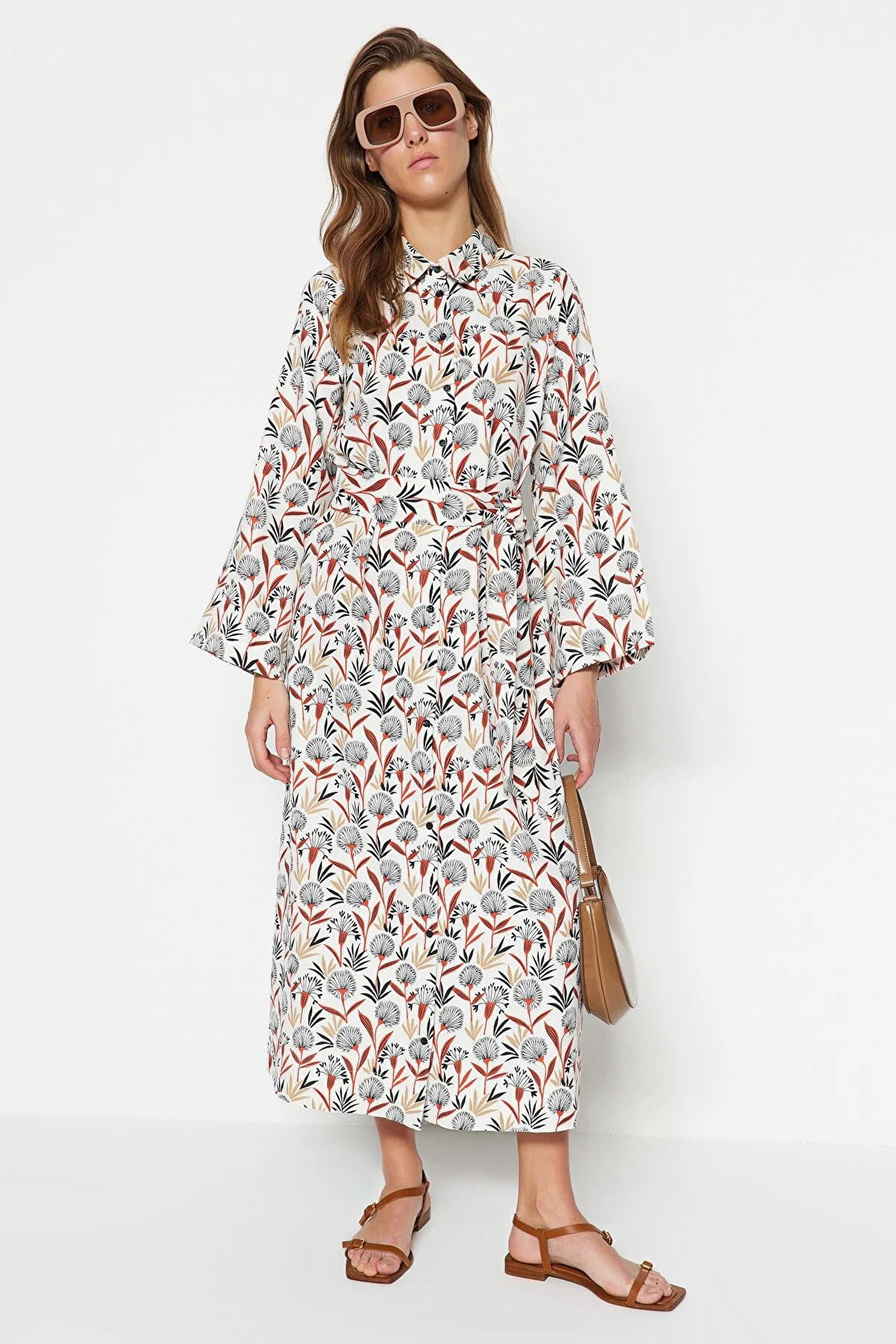 Trendyol Modest  Mehrfarbig gemustertes Hemdblusenkleid in gewebter Leinenoptik TCTSS23EB00287