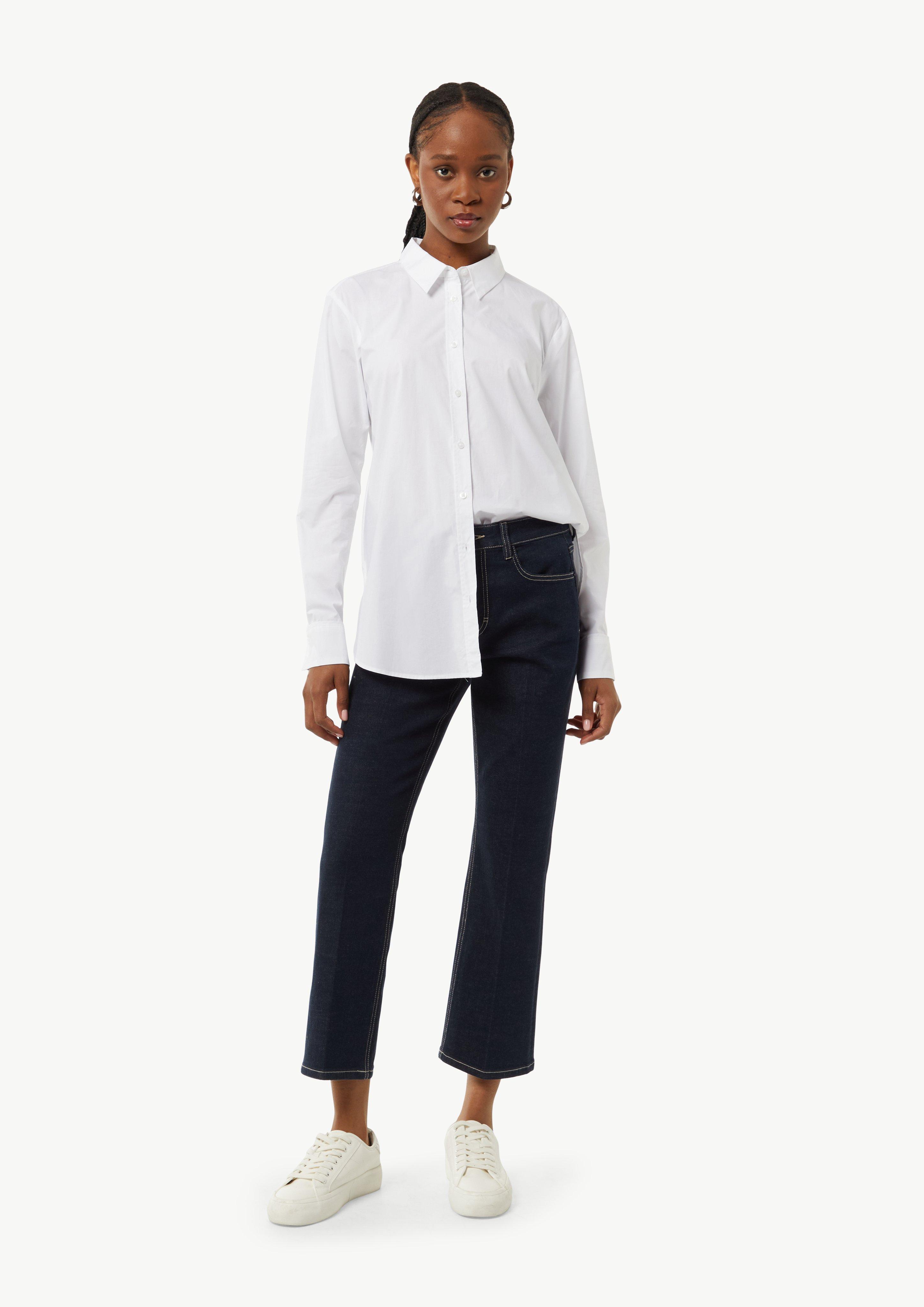 Locker geschnittene Baumwollbluse mit Eingrifftaschen - weiß