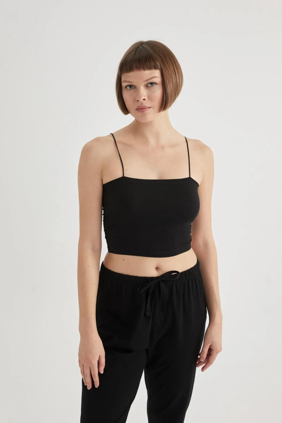 DeFacto  Schwarzes Crop Athlete mit Seilriemen - Baumwolle Y2249az24sp