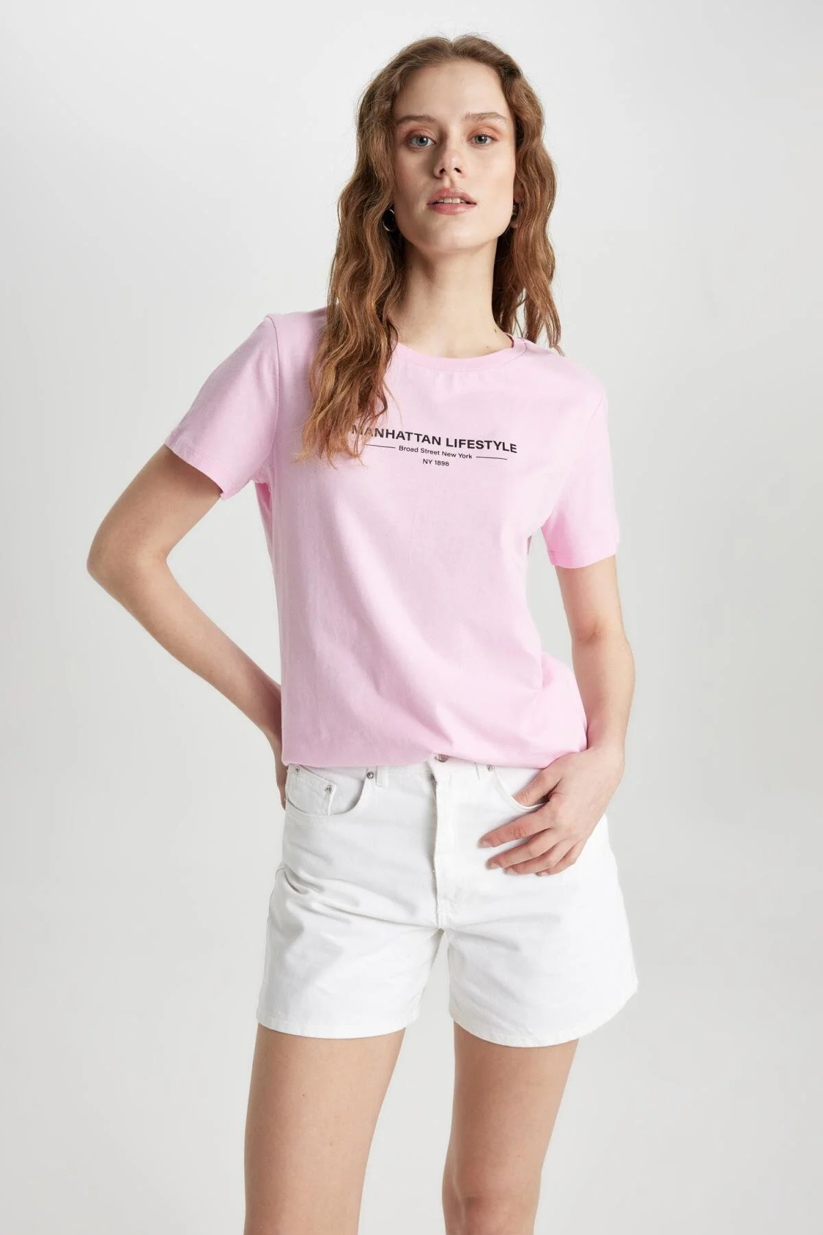 DeFacto  Bedrucktes T-Shirt mit Rundhalsausschnitt und kurzen Ärmeln in normaler Passform C2583ax24sm