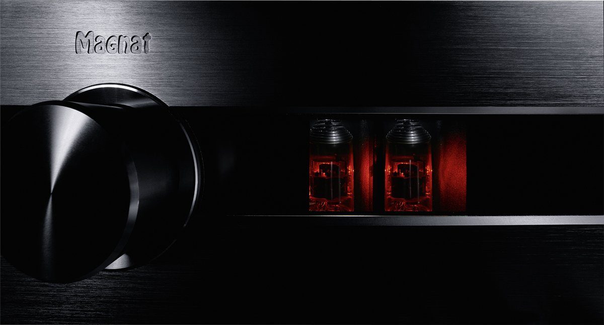 Magnat MA 900, schwarz Stereo Hybrid-Verstärker Vollverstärker