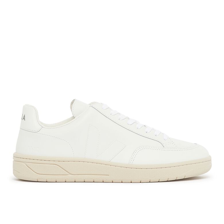 Veja V-12 extra white