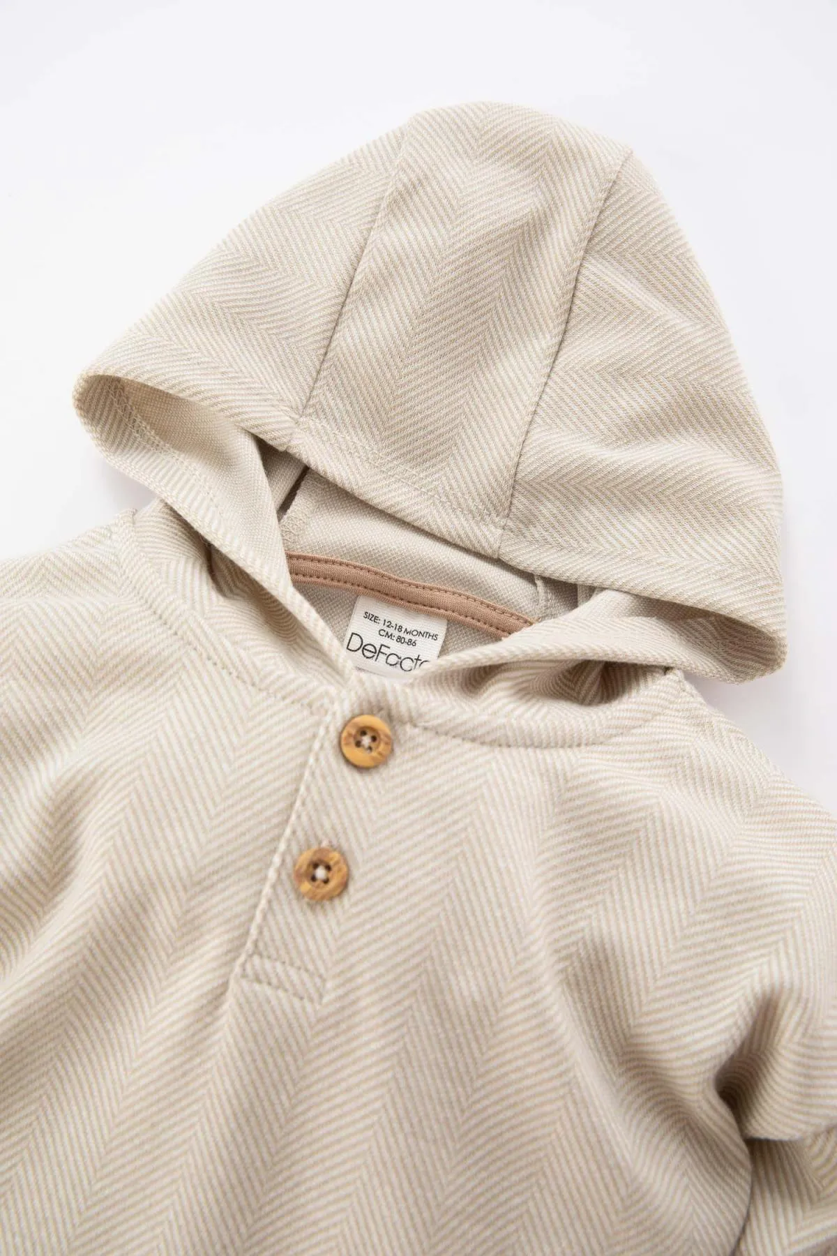 DeFacto  Sweatshirt mit normaler Passform und Knopfkragen für Babys (Jungen).