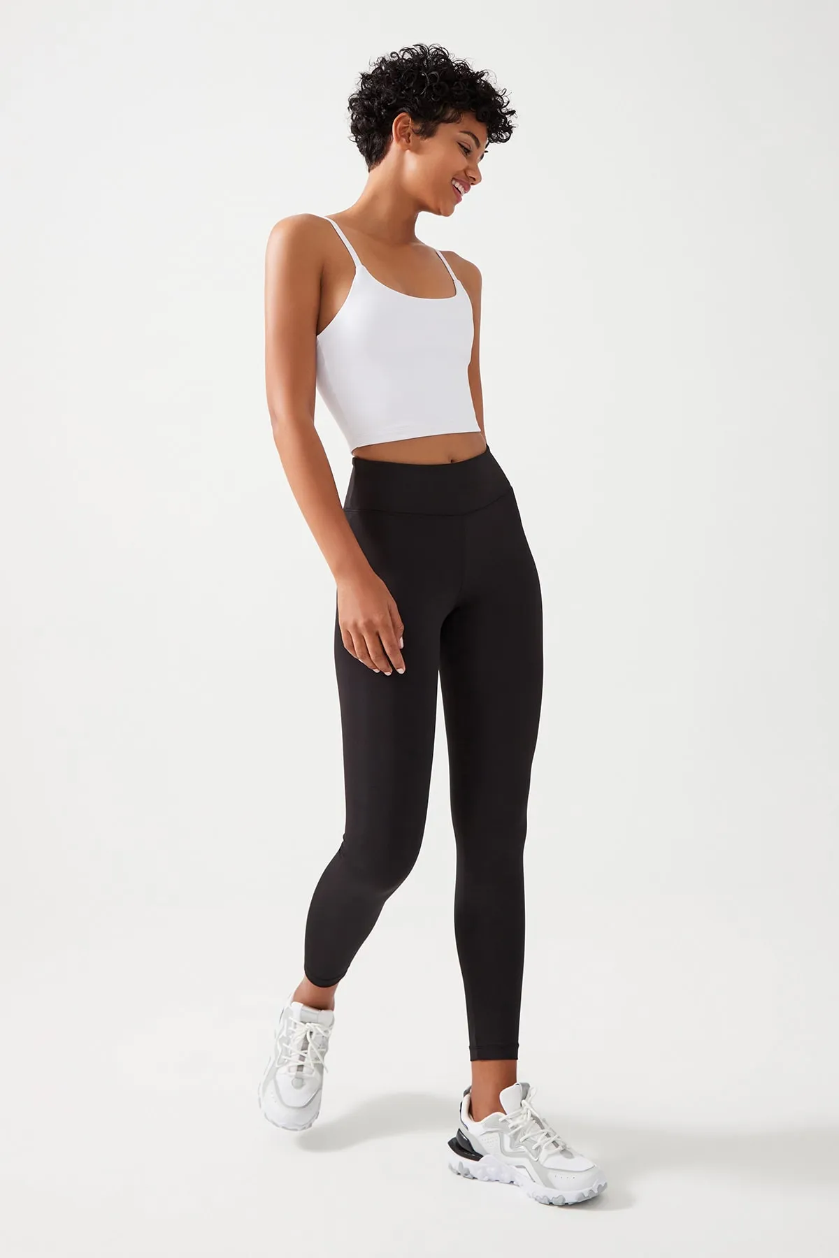 LOS OJOS  Leicht unterstützte, abgedeckte Sport-BH-Träger für Damen mit weißen Trägern