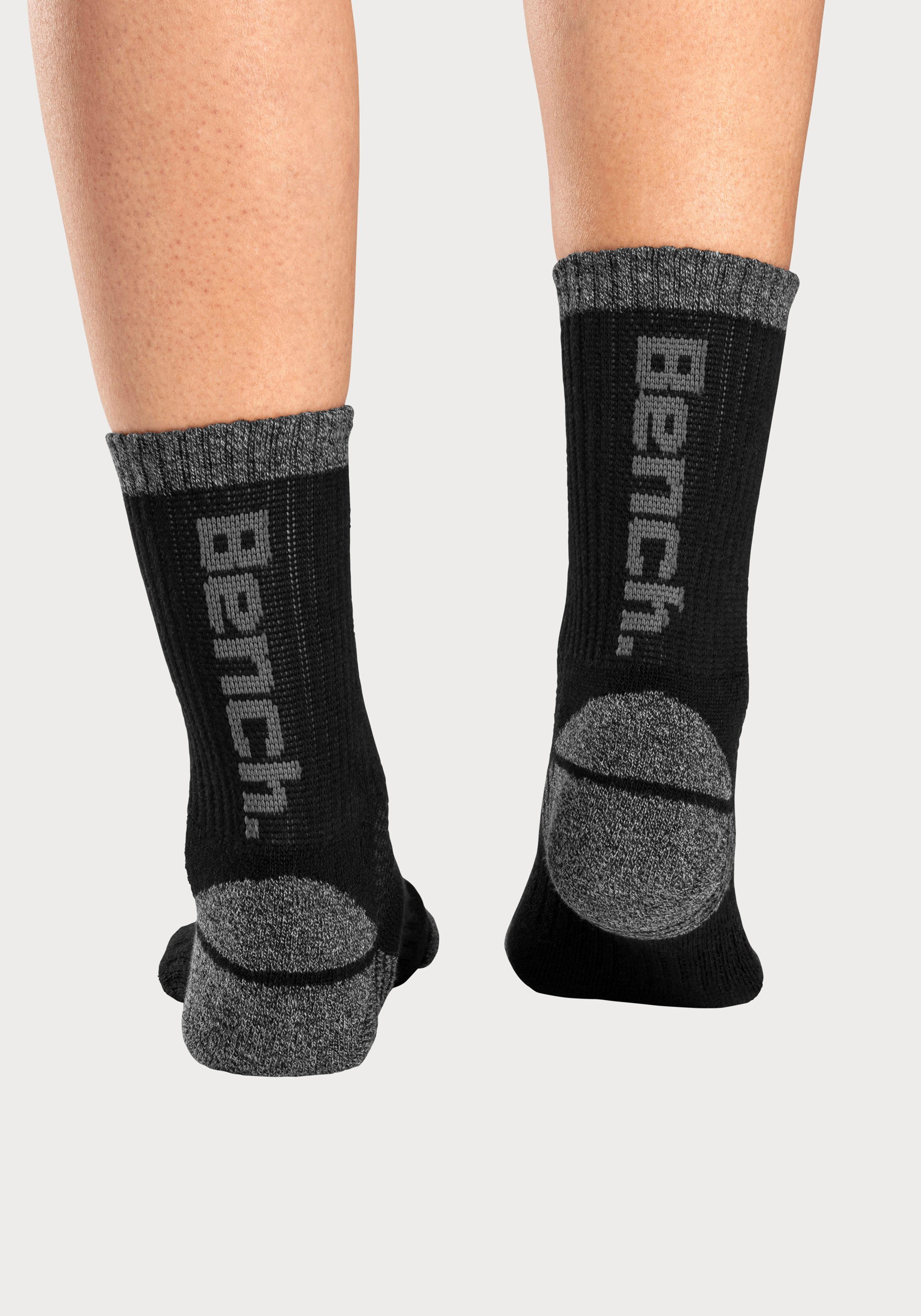 Bench. Tennissocken (3-Paar) mit Pikeestruktur und Mittelfußgummi