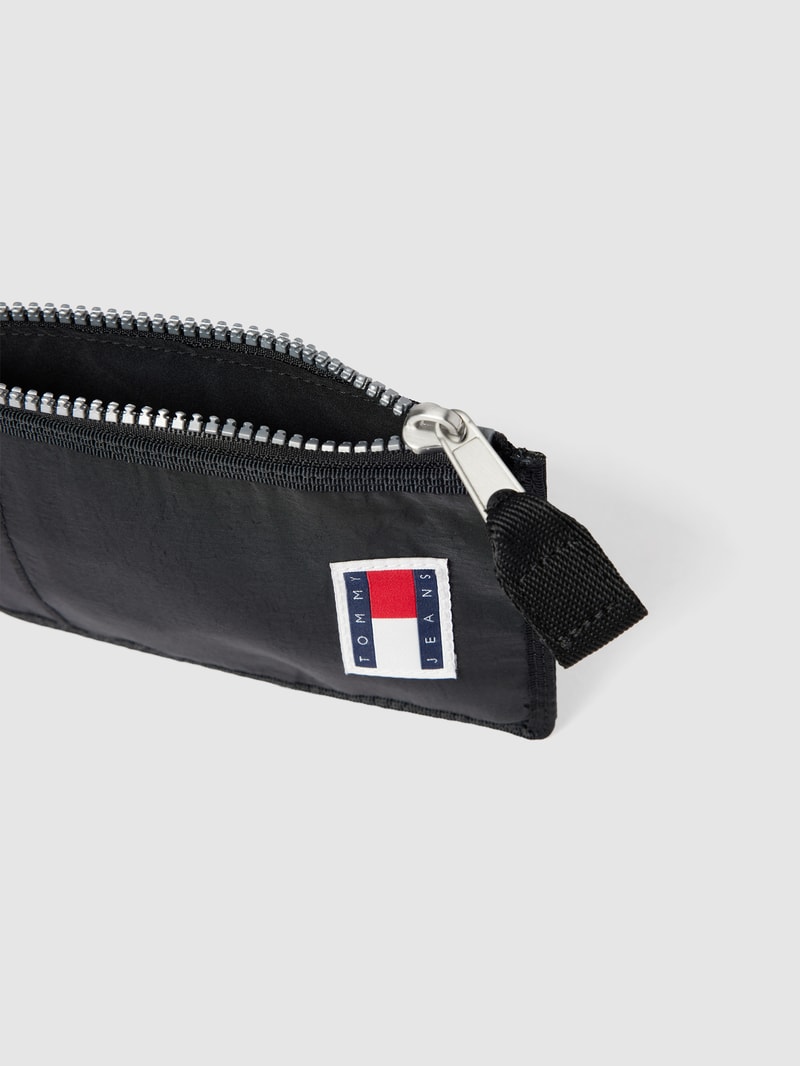 Portemonnaie mit Label-Patch in schwarz