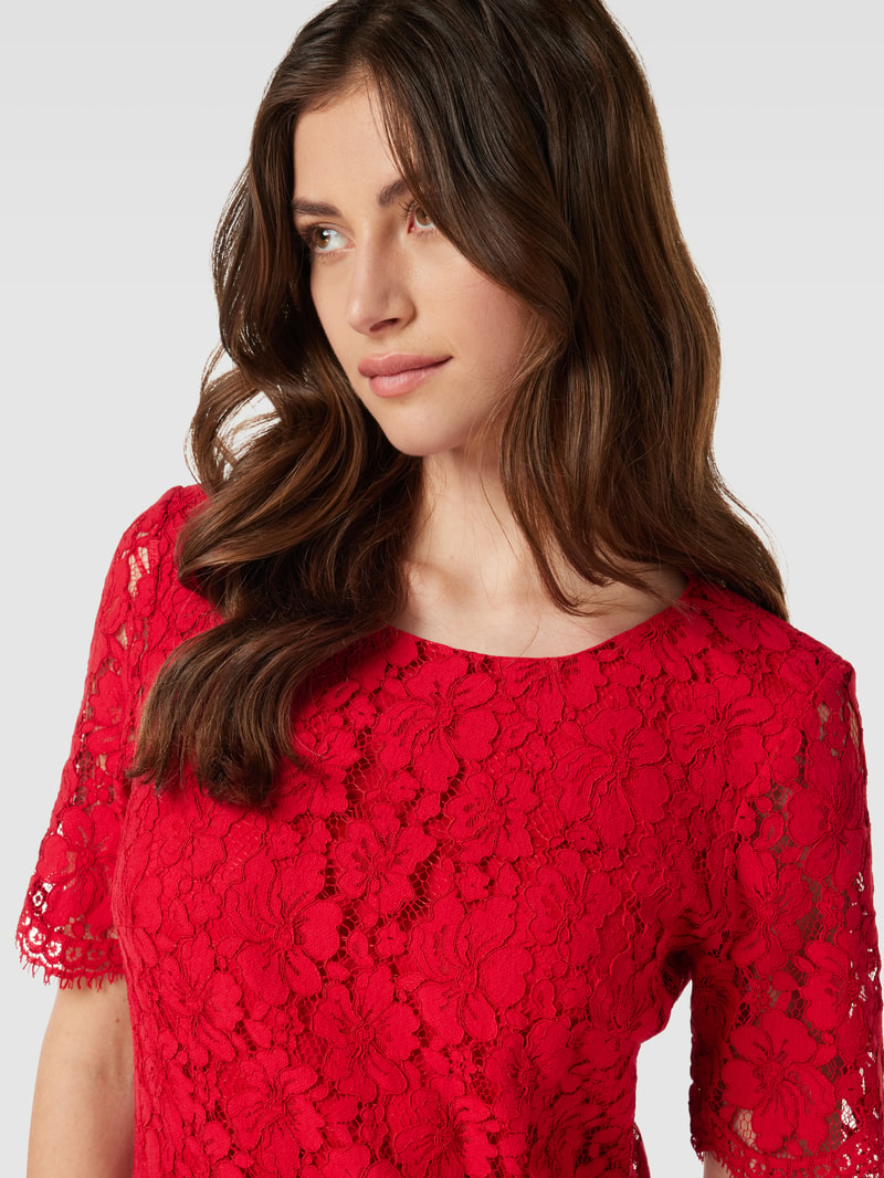 Knielanges Kleid mit Lochmuster in rot