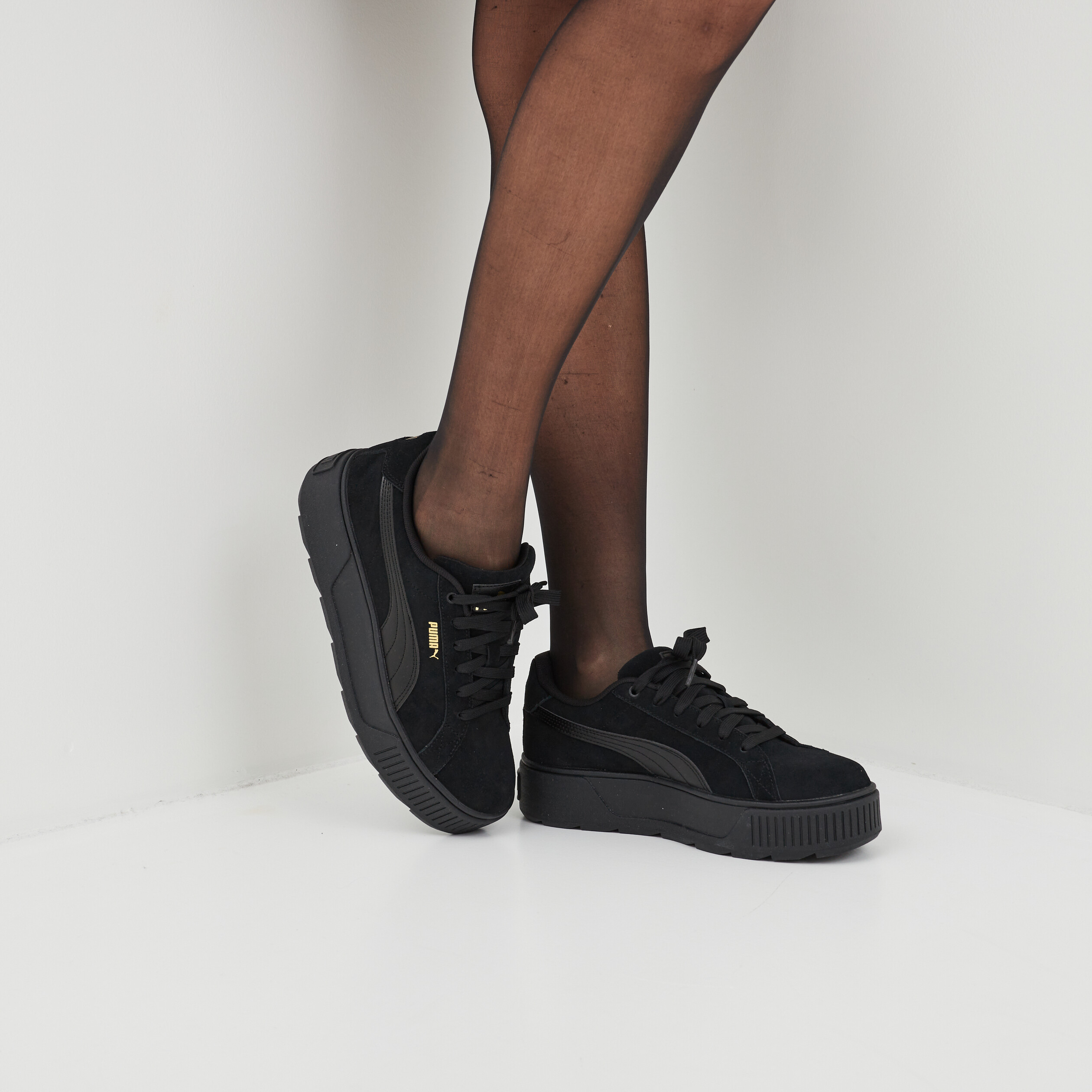 Tennis basses en cuir Puma Karmen Nub noir femme | La Halle