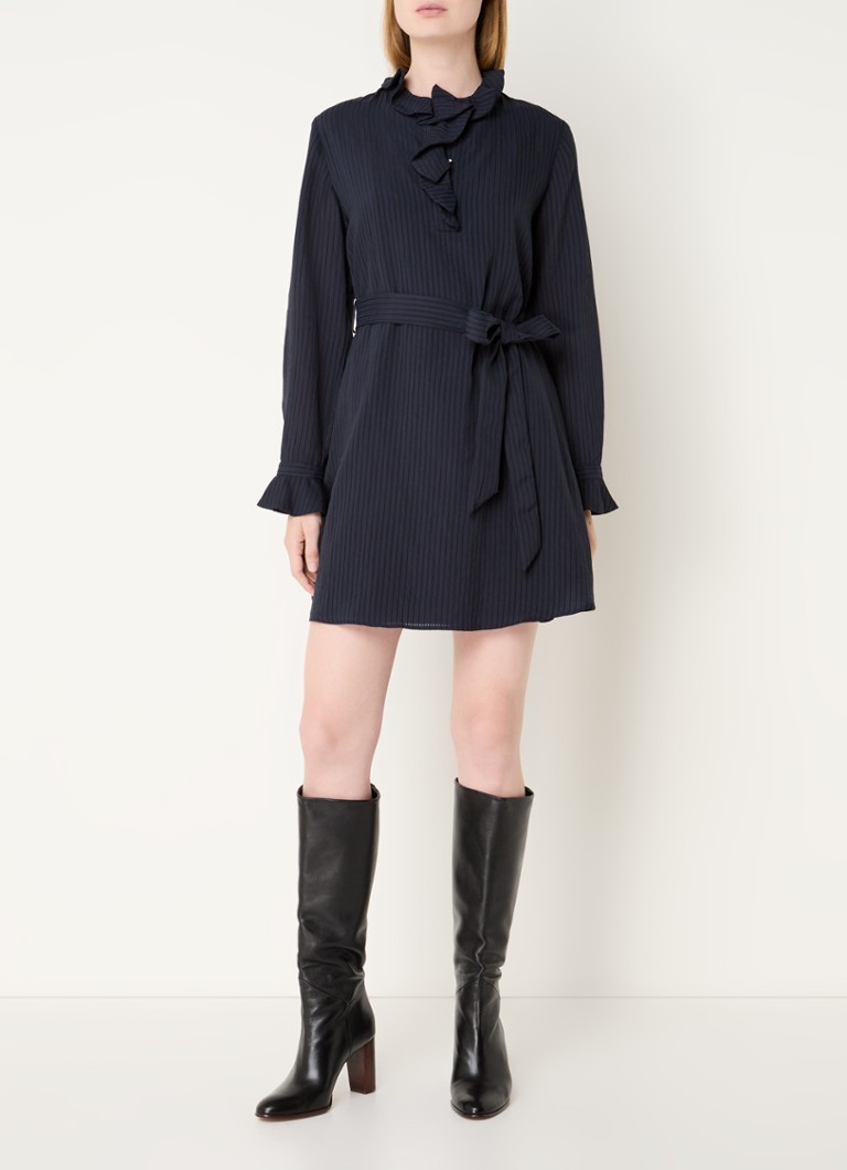 Vestido túnica corto con rayas y cinturón en la cintura, de Claudie Pierlot Rayan.