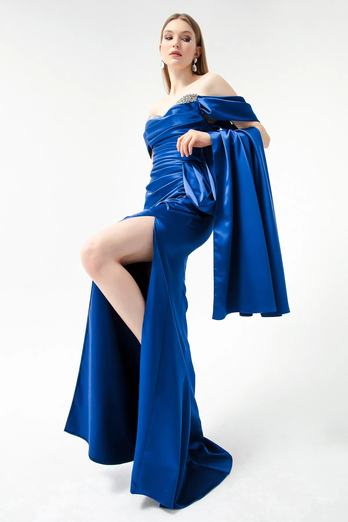 Lafaba  Indigofarbenes, langes Satin-Abendkleid mit U-Boot-Ausschnitt und Schlitz für Damen