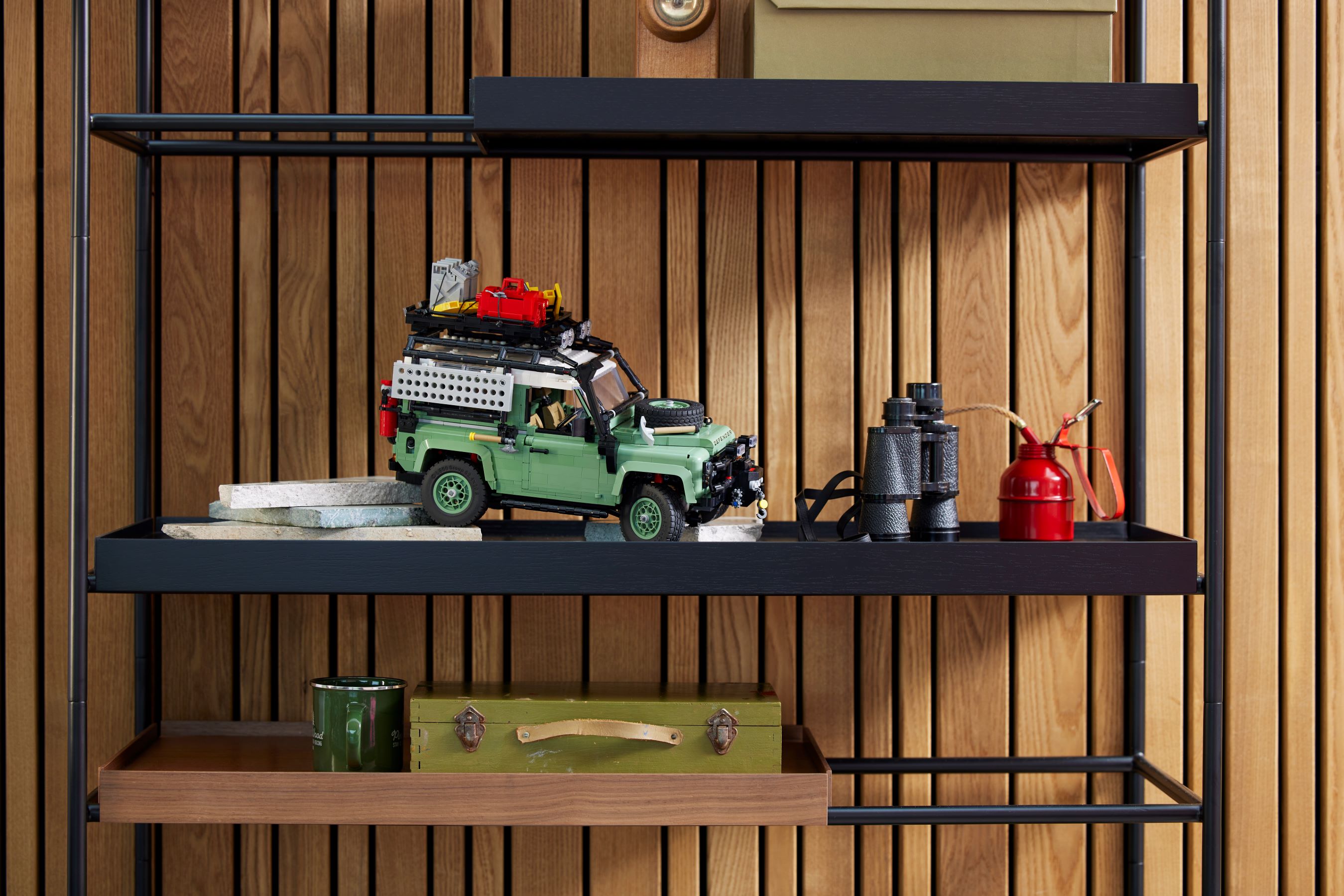 Klassischer Land Rover Defender 90 10317