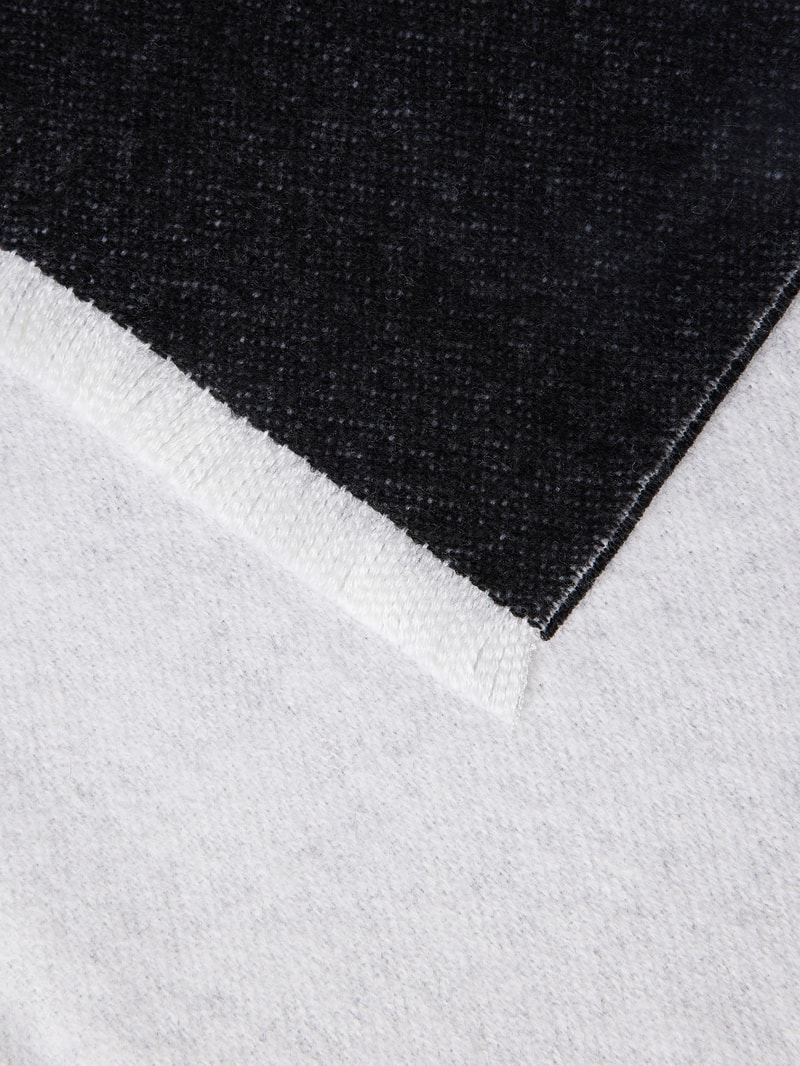 Schal mit Label-Print Modell 'Women' in schwarz