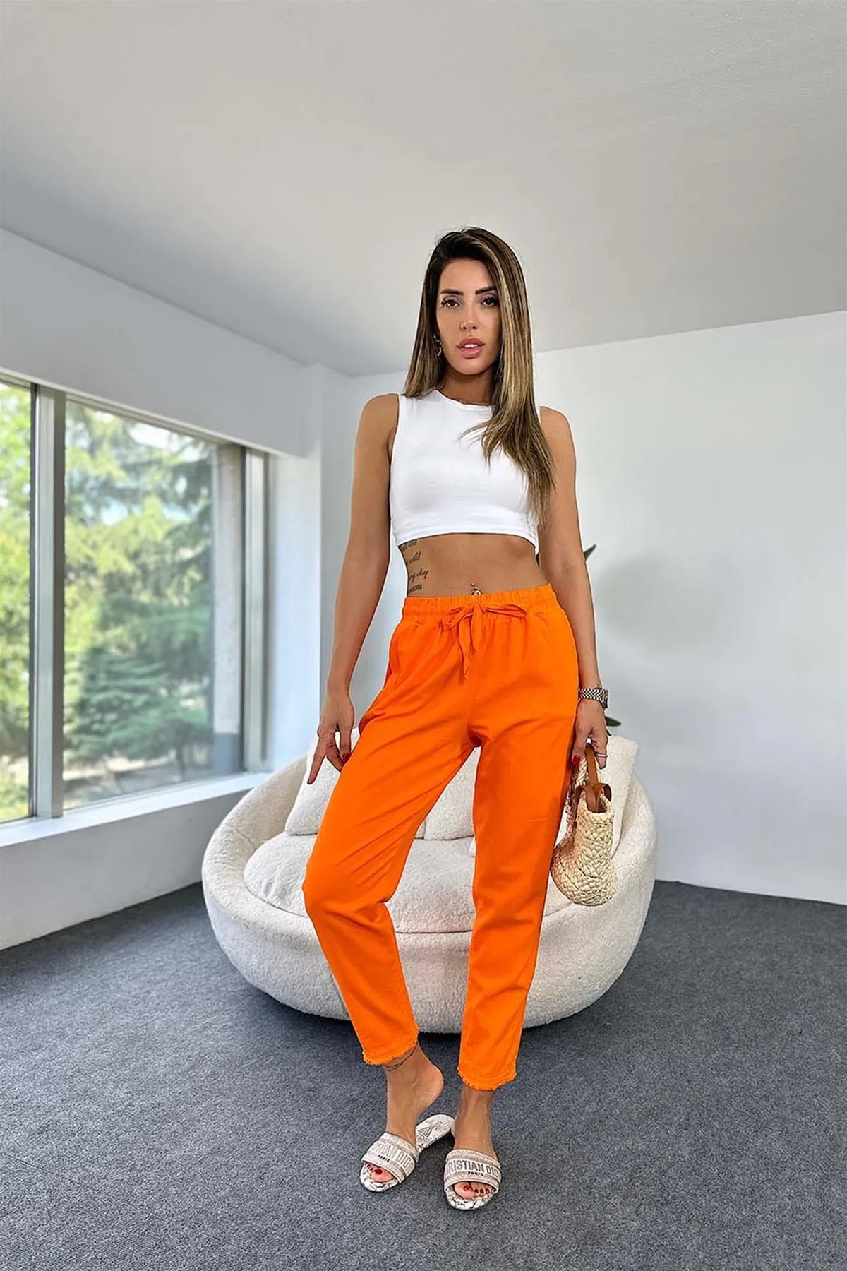 Laluvia  Gefärbte Gabardine-Hose mit Quastendetail