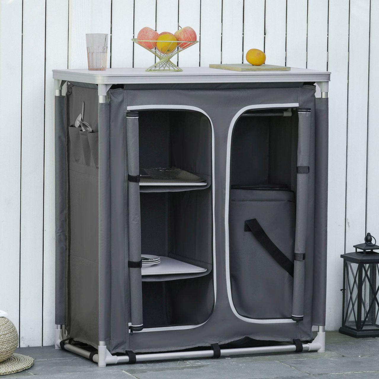 Outsunny Campingschrank Küchenbox tragbar mit Arbeitsplatte Tragetasche 3 Ablagen 1 Schrank Grau 96 x 49,5 x 104 cm