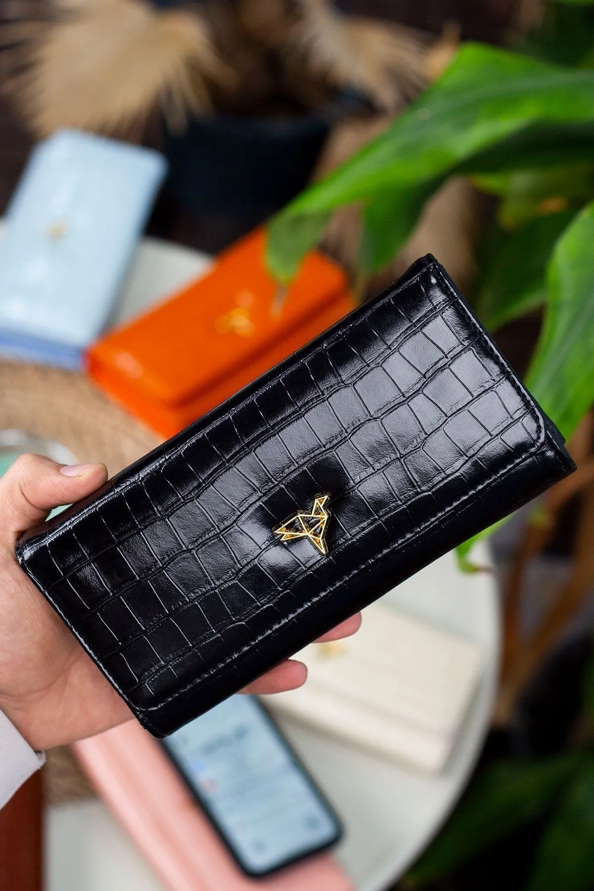 Garbalia  Lady Technological Leder-Krokodilmuster. Stilvolle schwarze Damen-Geldbörse mit großem Kartenhalter und Münzfach