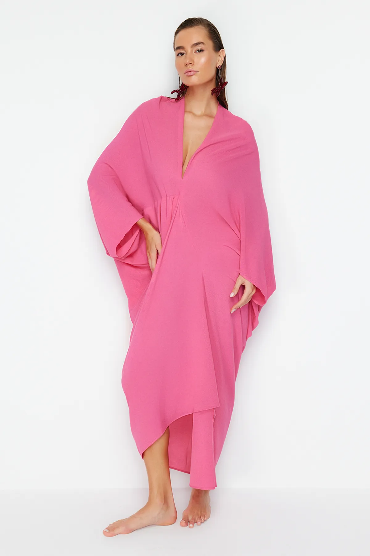 Trendyol Collection  Fuchsia Wide Fit Maxi Woven gerafftes Strandkleid TBESS23EL00274