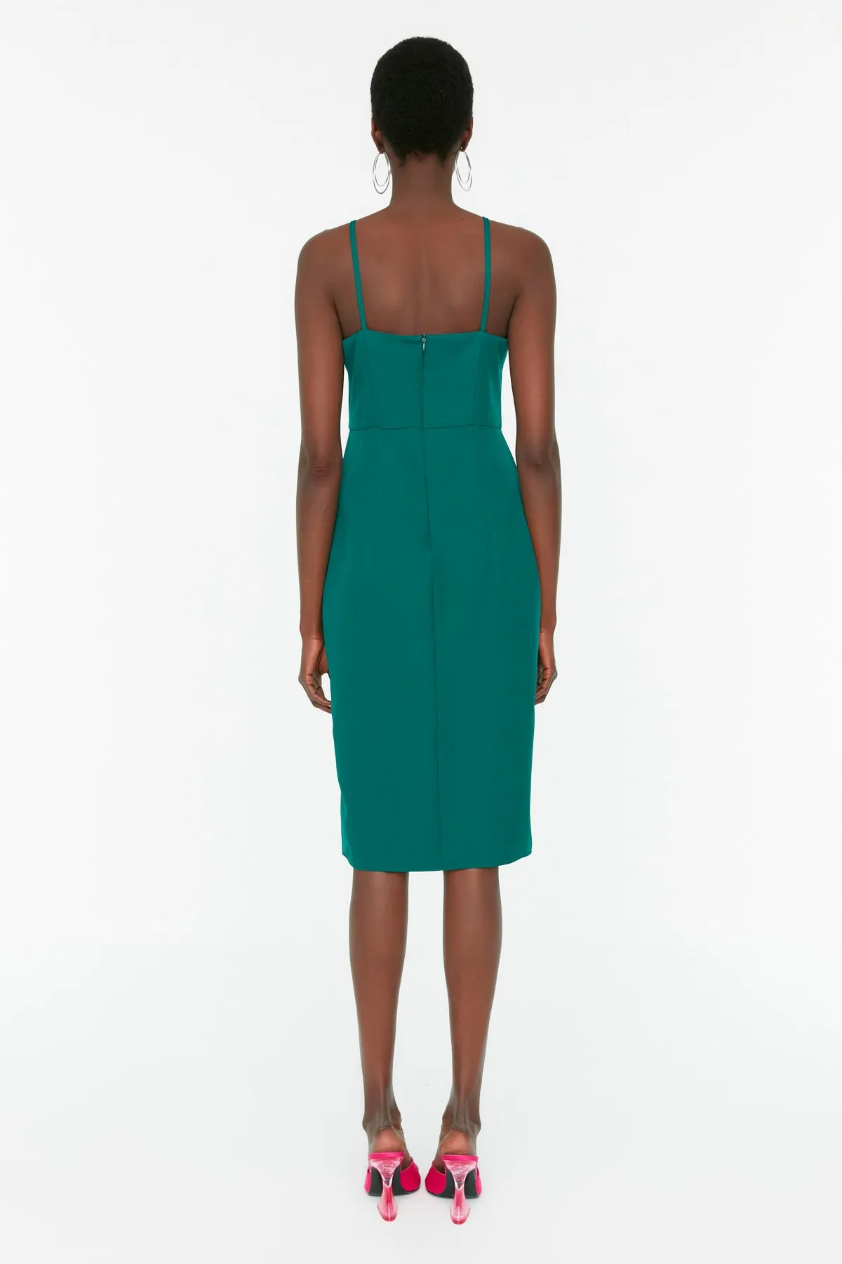 Trendyol Collection  Smaragdgrünes Body-Wickelkleid mit Schlitz und Neckholder und gewebtem Midikleid TWOSS19BB0501