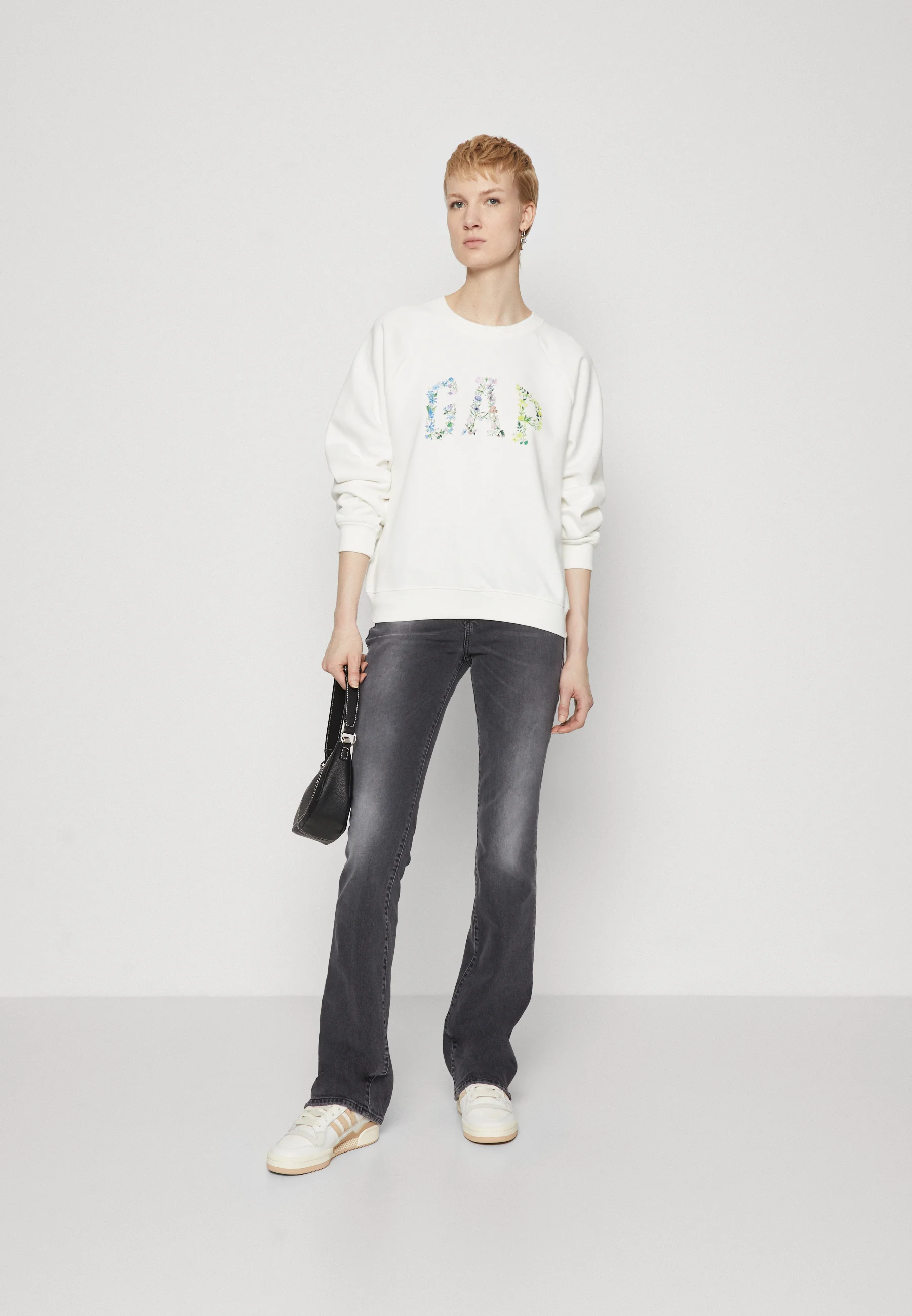 Sudadera Gap Tall con logotipo floral