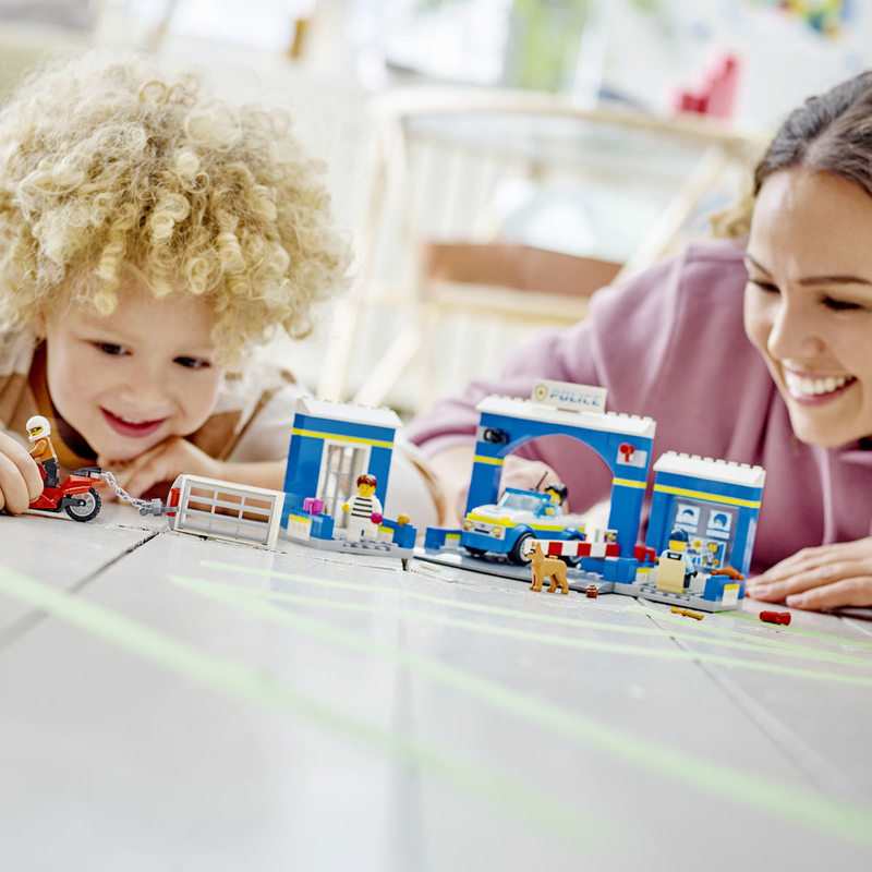 60370 La course-poursuite au poste de police LEGO City