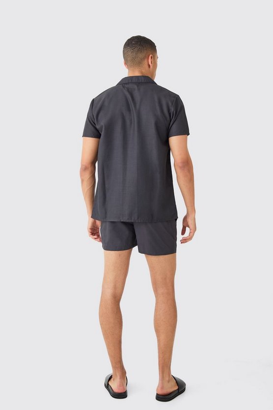 Kurzärmliges Hemd & Badehose